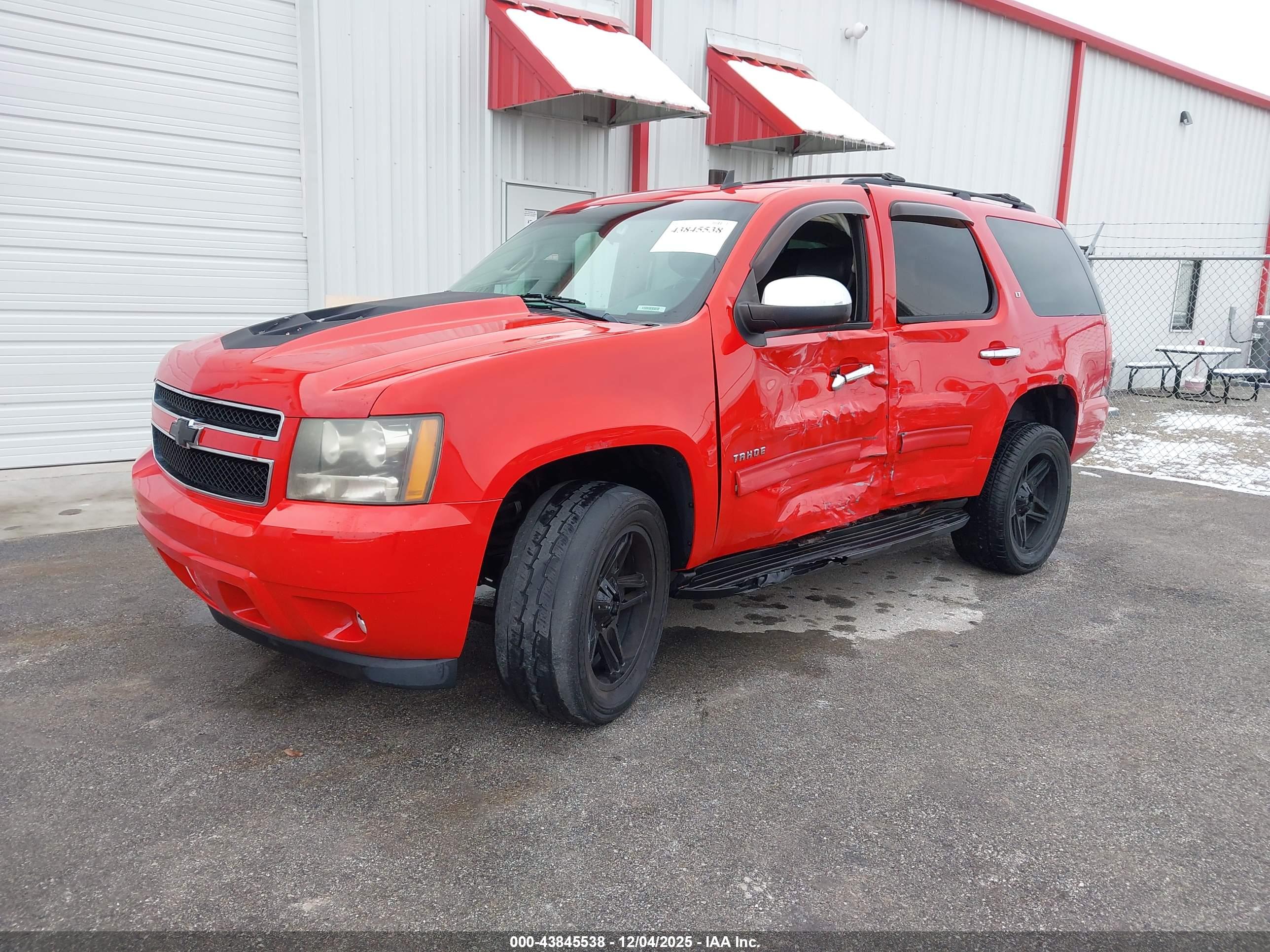 CHEVROLET TAHOE image 2