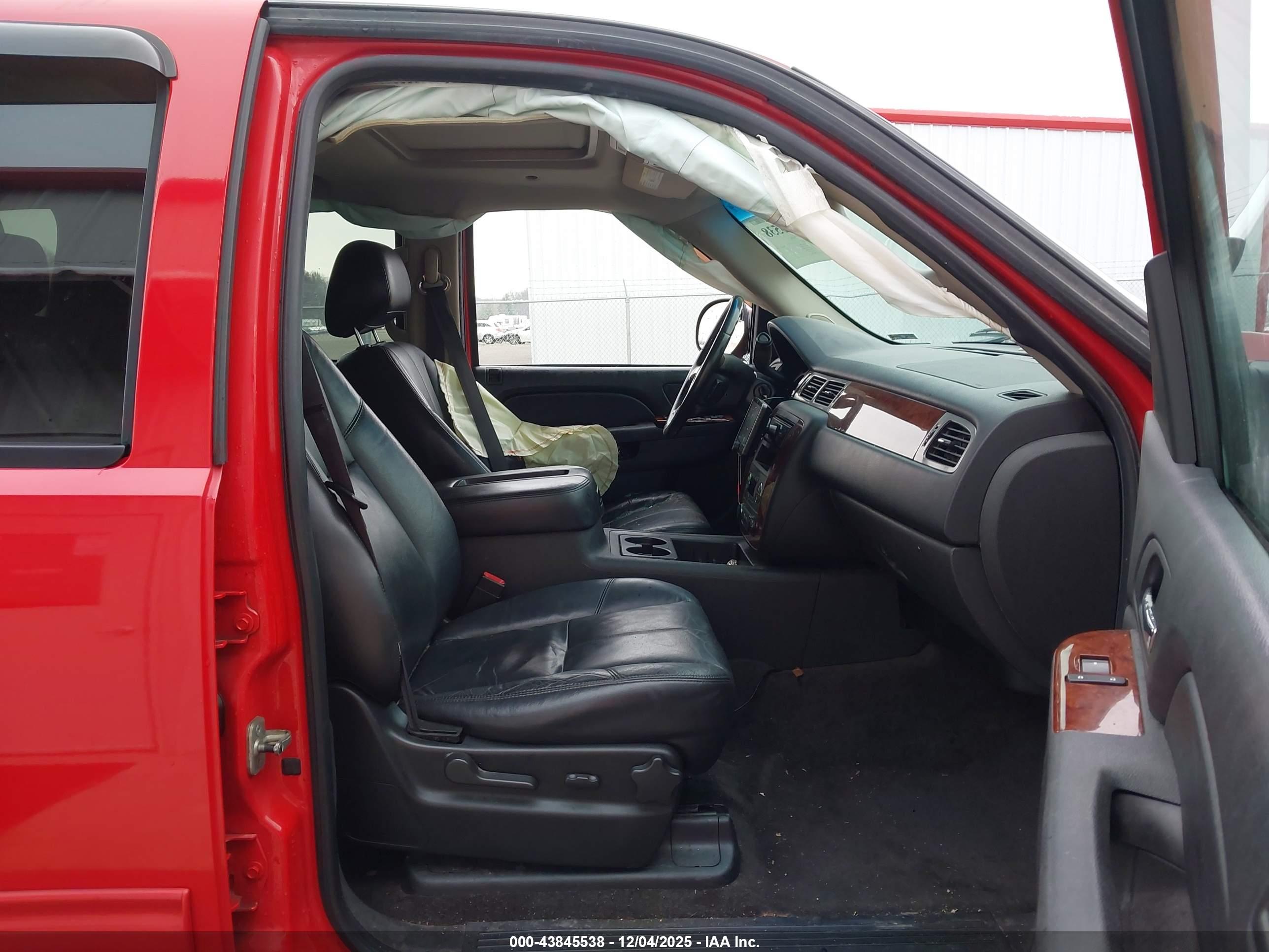 CHEVROLET TAHOE image 5