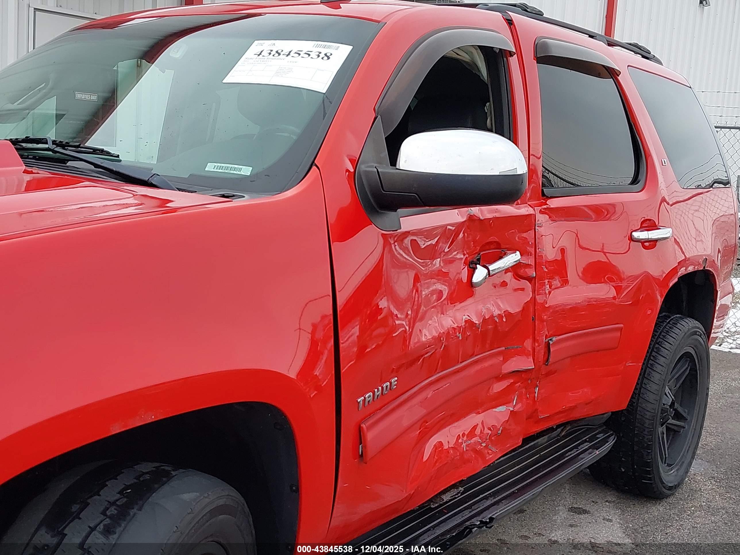 CHEVROLET TAHOE image 6