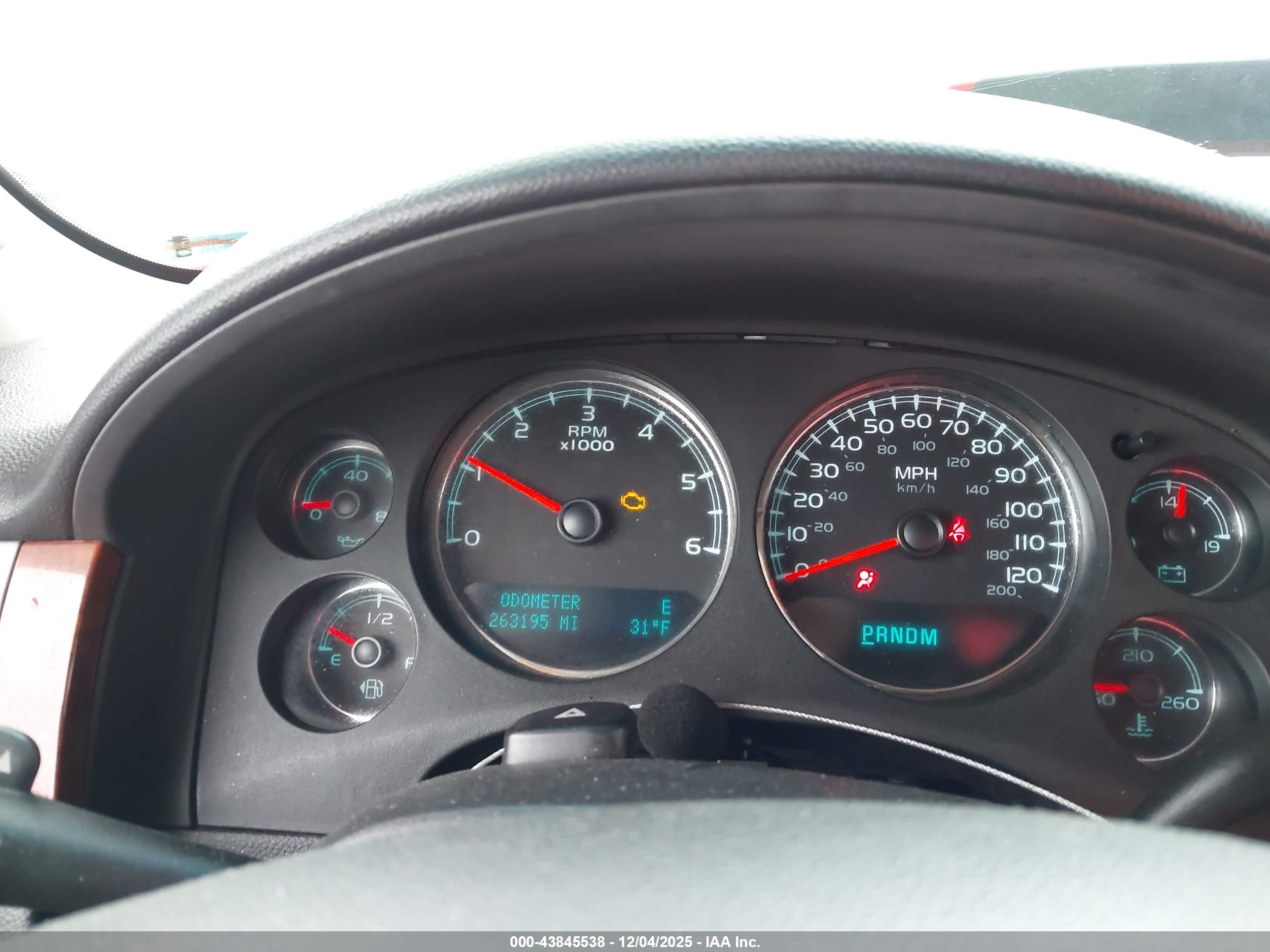 CHEVROLET TAHOE image 7