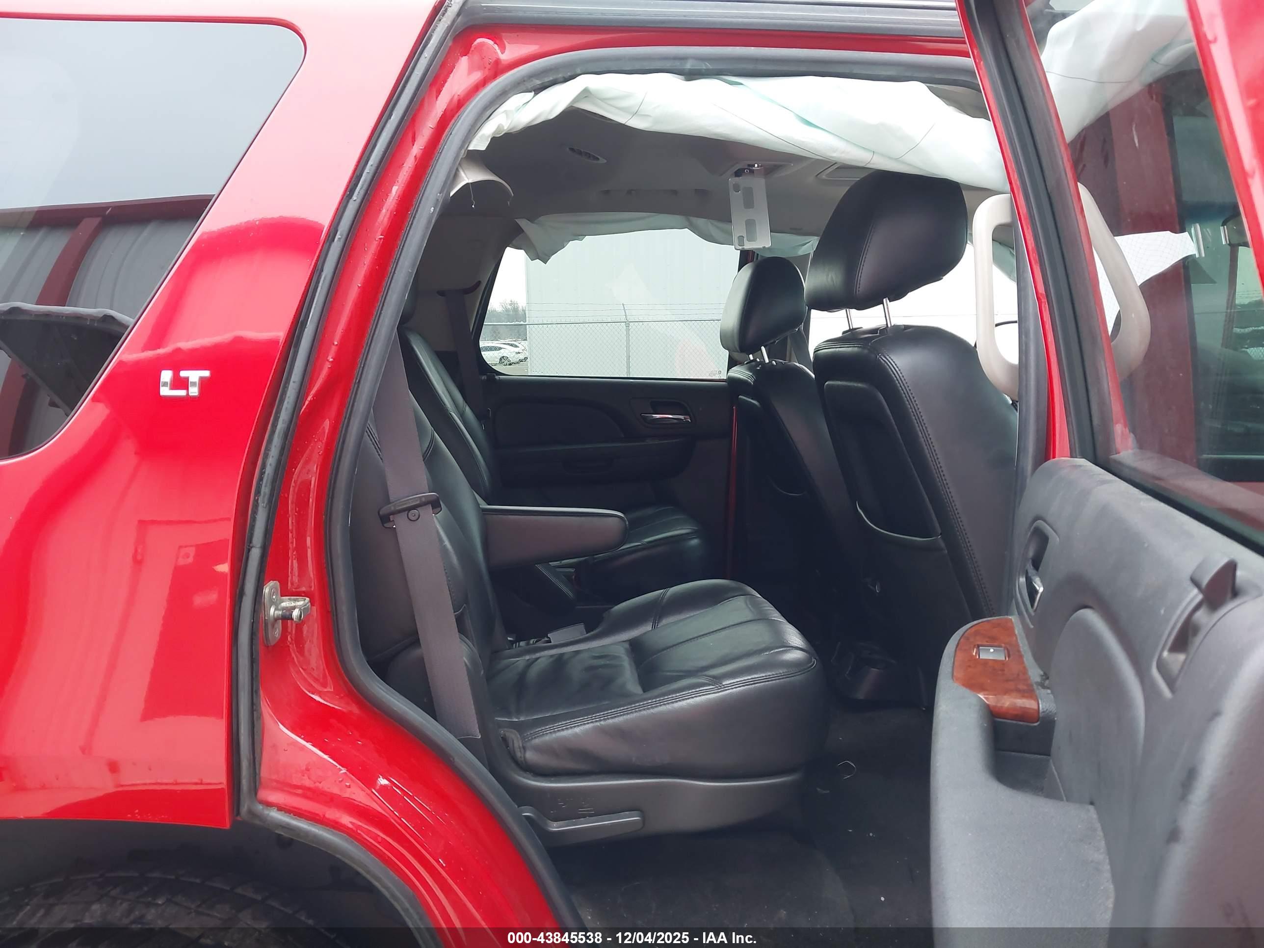 CHEVROLET TAHOE image 8