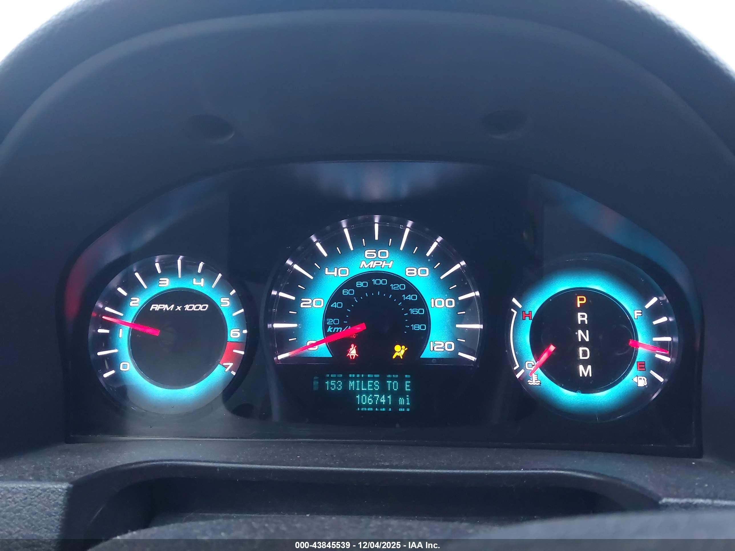 FORD FUSION image 7