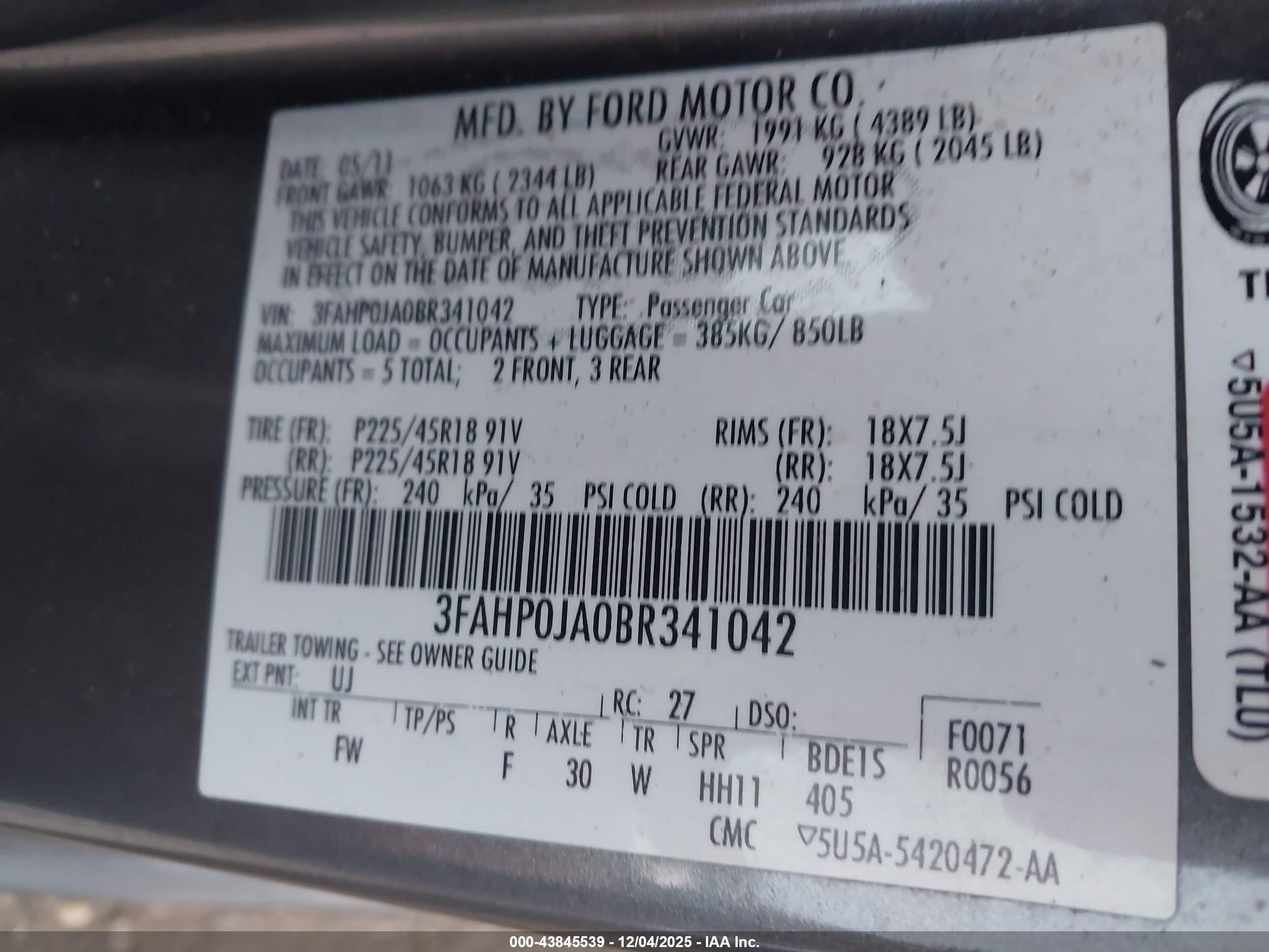 FORD FUSION image 9