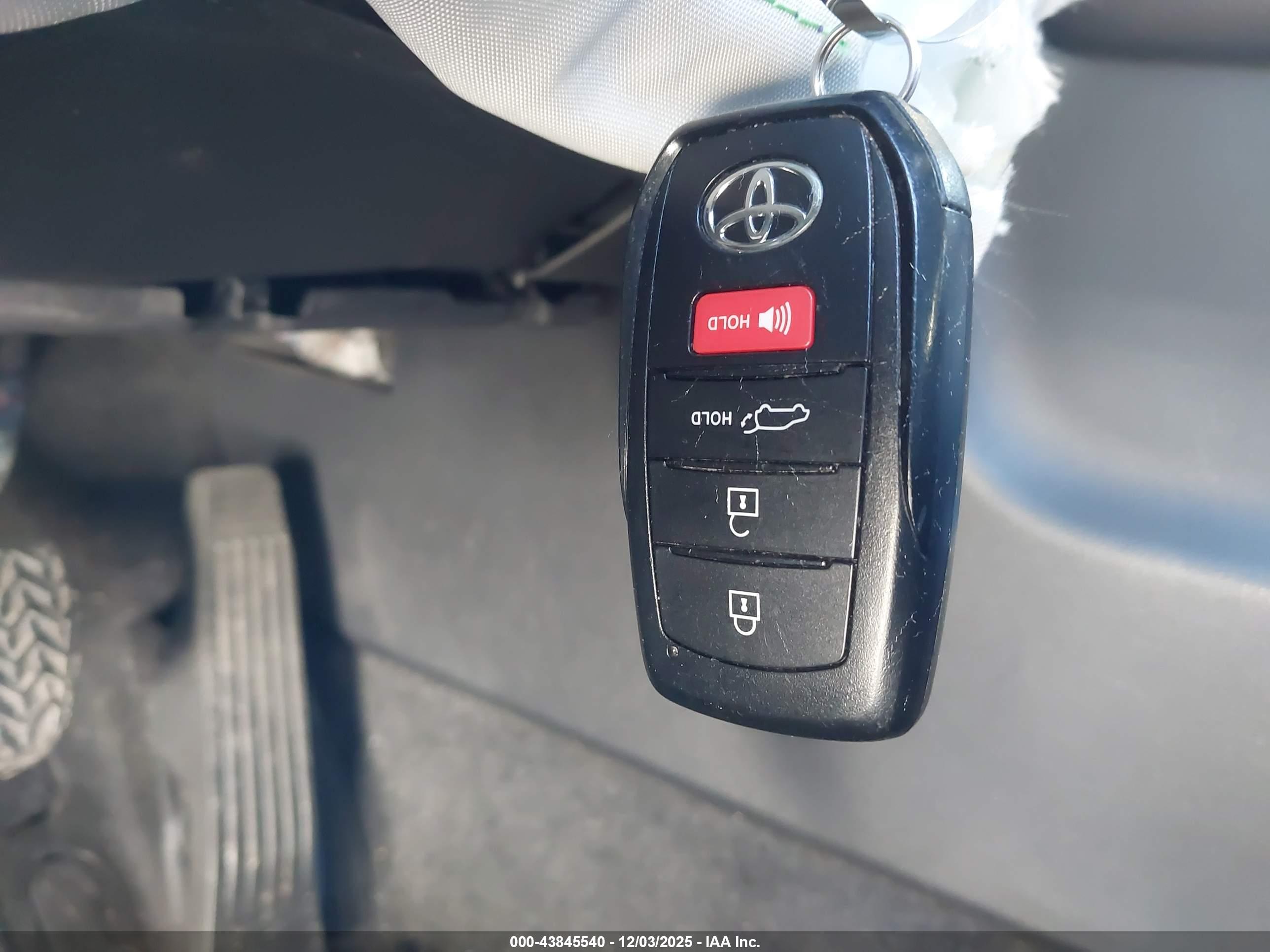 TOYOTA GRAND image 11