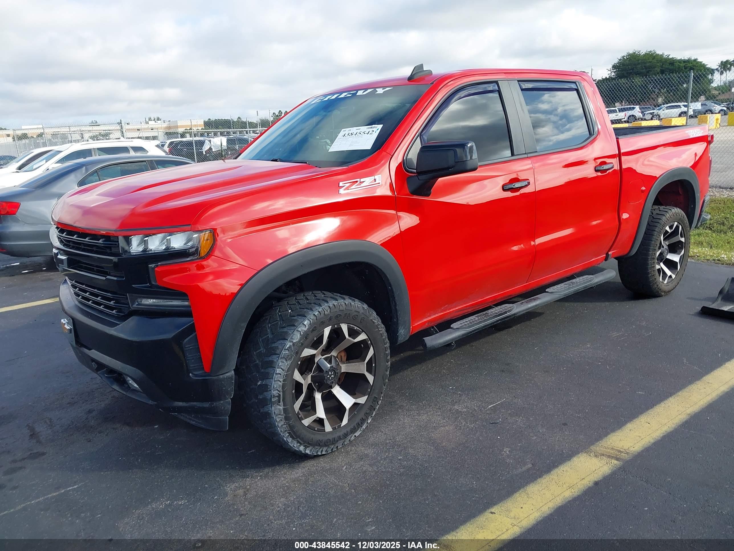 CHEVROLET SILVERADO image 2