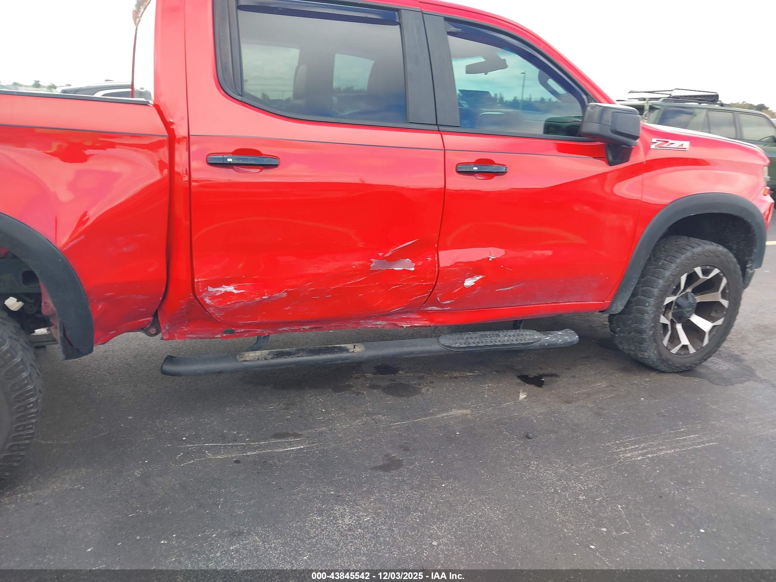 CHEVROLET SILVERADO image 6
