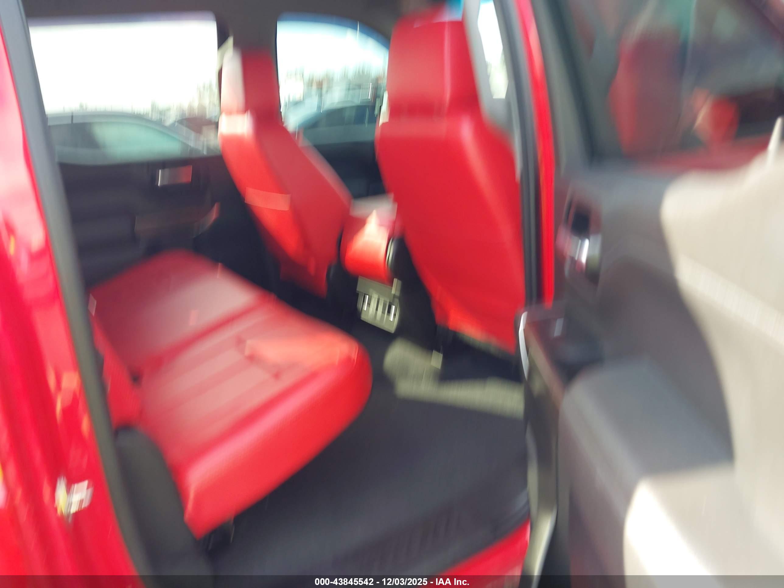 CHEVROLET SILVERADO image 8