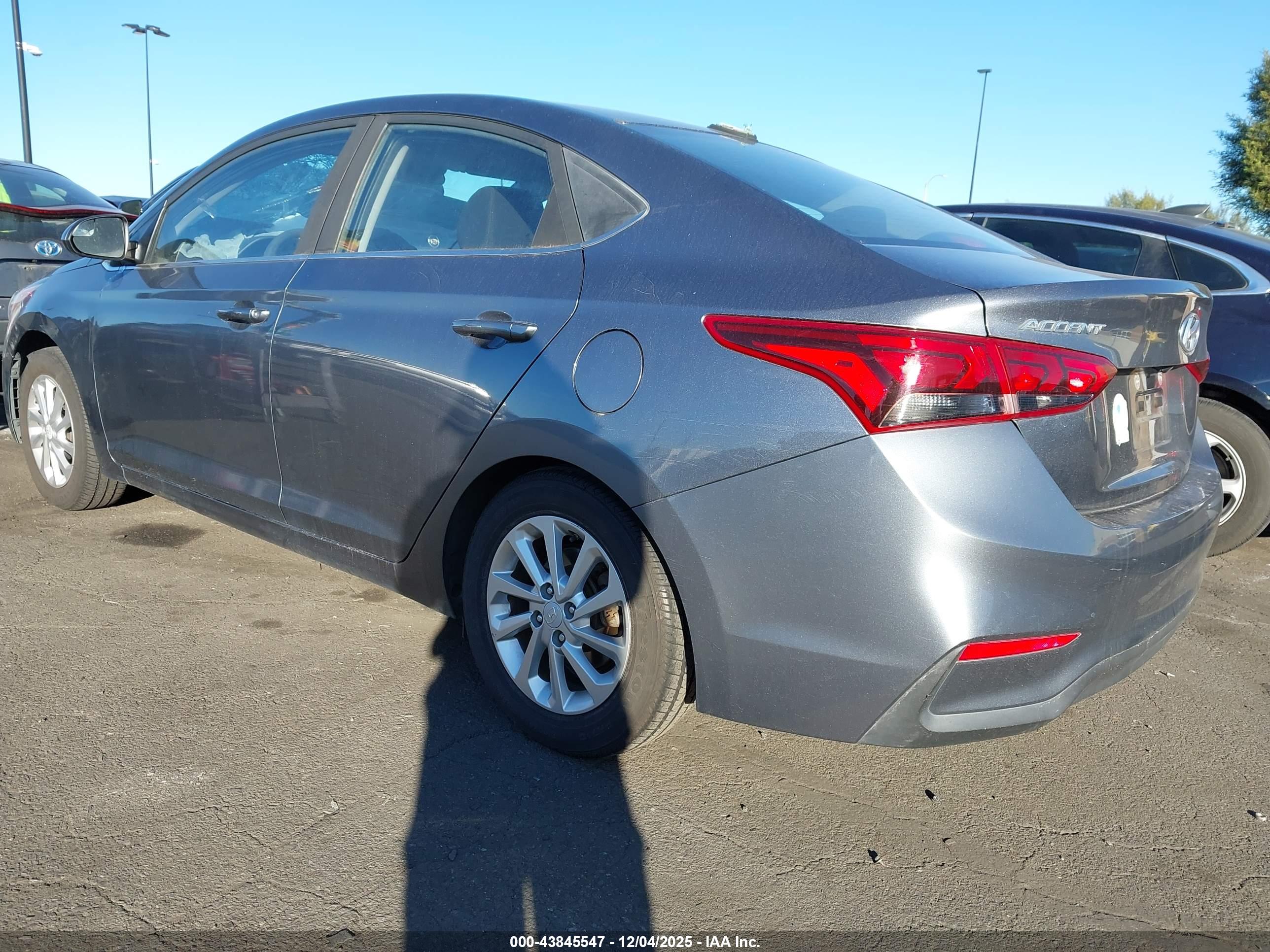 HYUNDAI ACCENT image 3