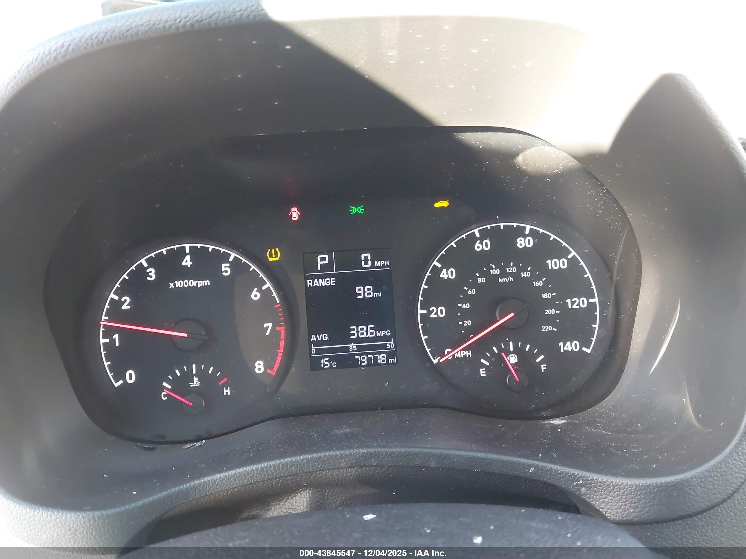HYUNDAI ACCENT image 7