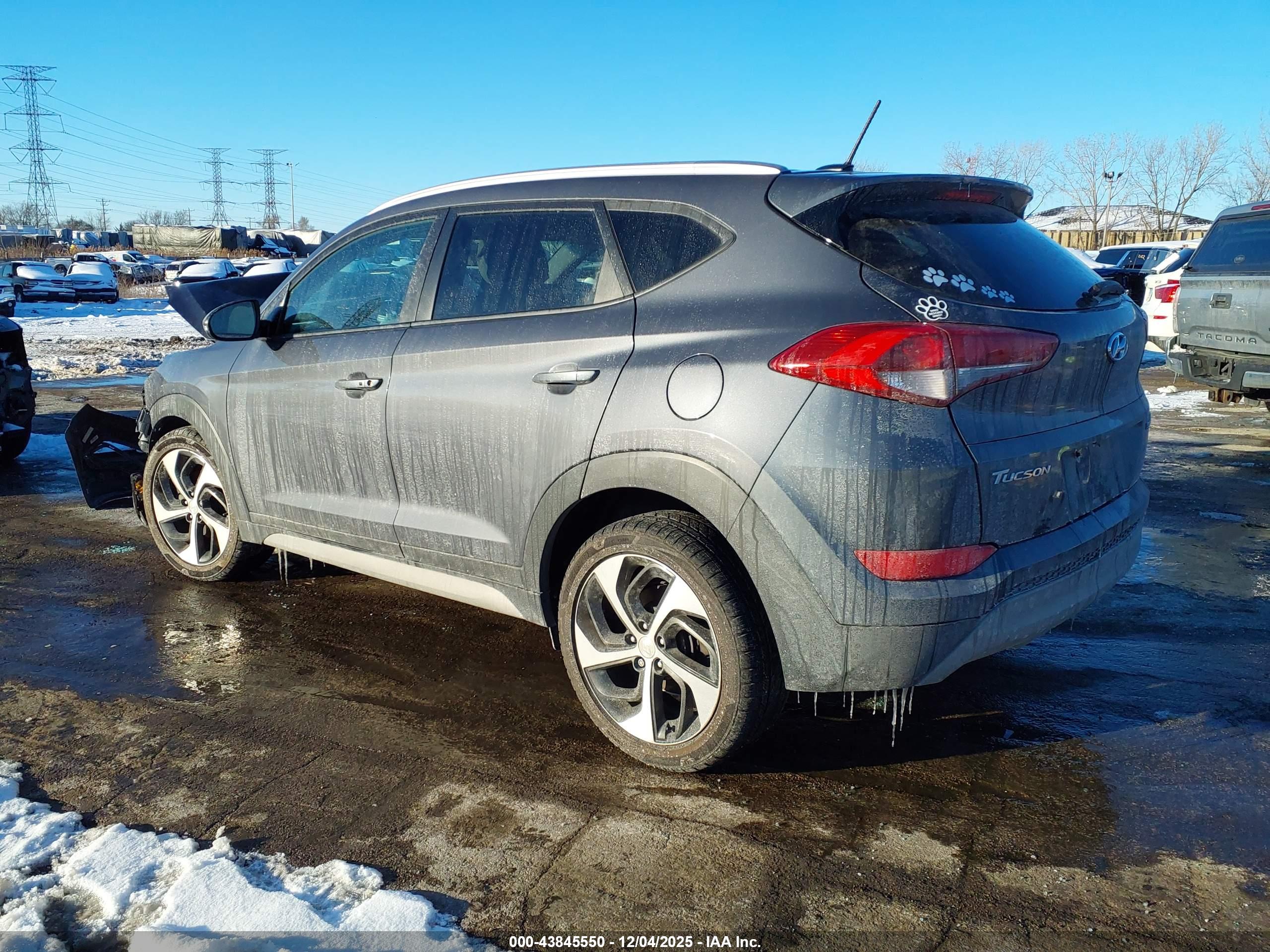 HYUNDAI TUCSON image 3