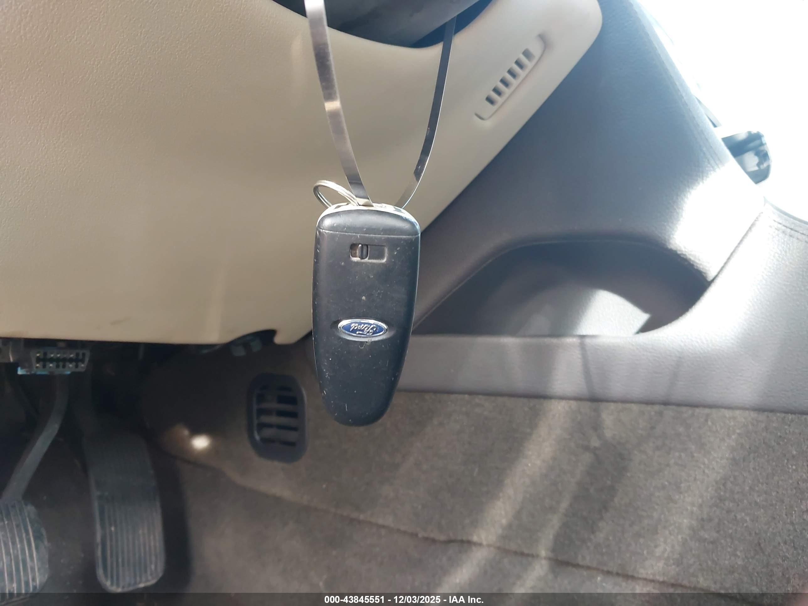 LINCOLN MKS image 11