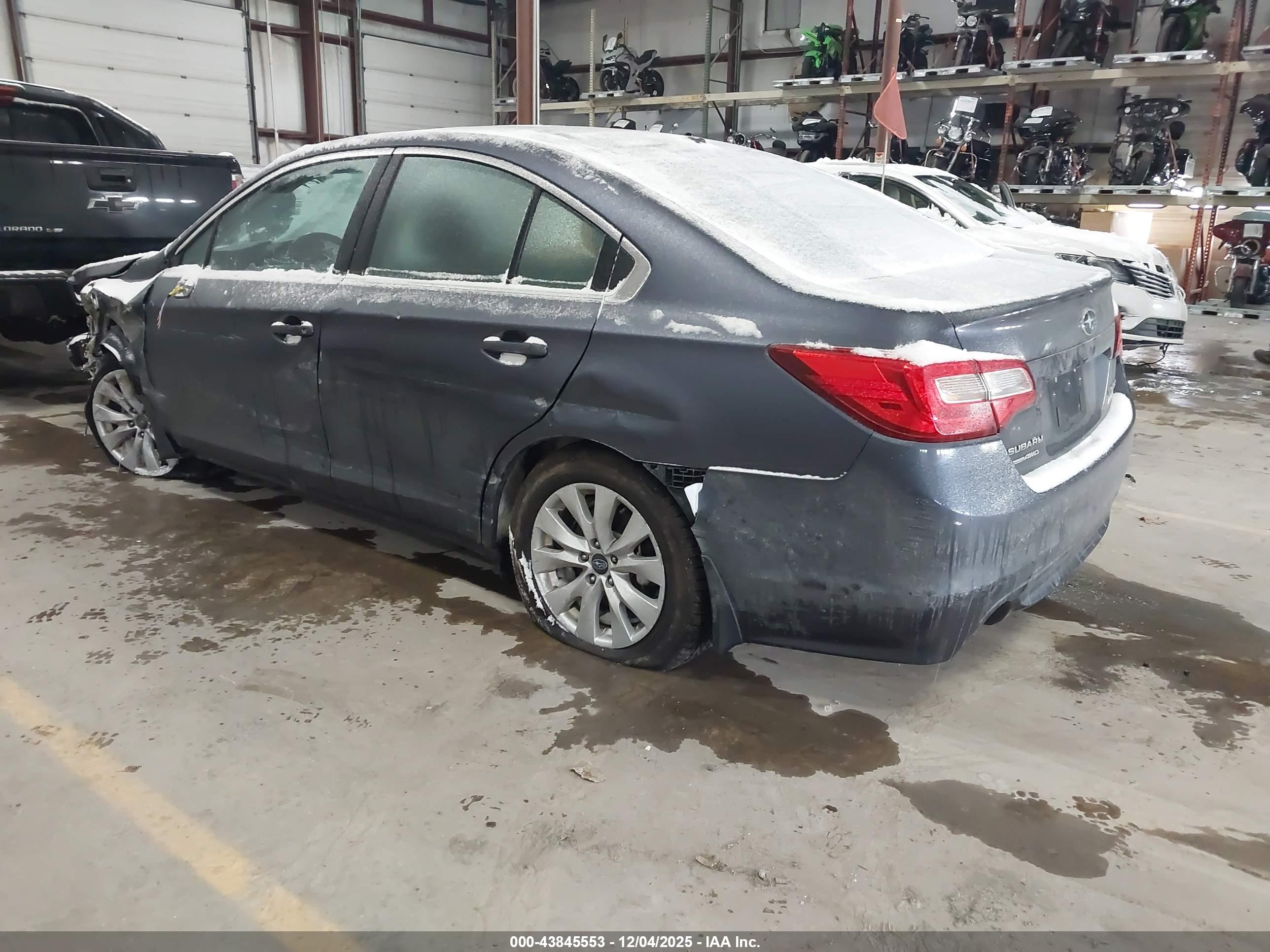 SUBARU LEGACY image 3