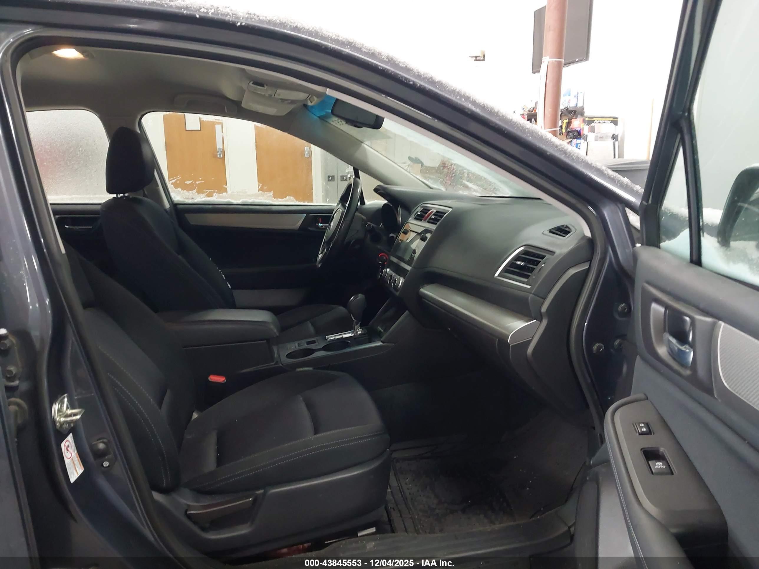 SUBARU LEGACY image 5