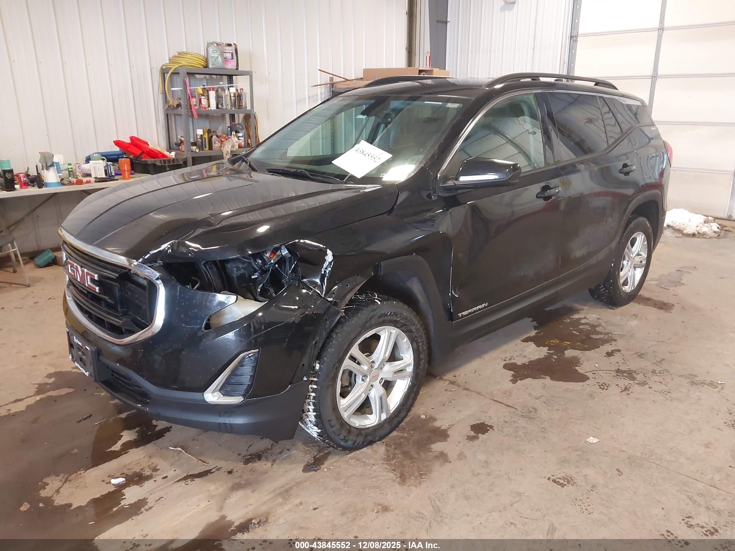 GMC TERRAIN image 2
