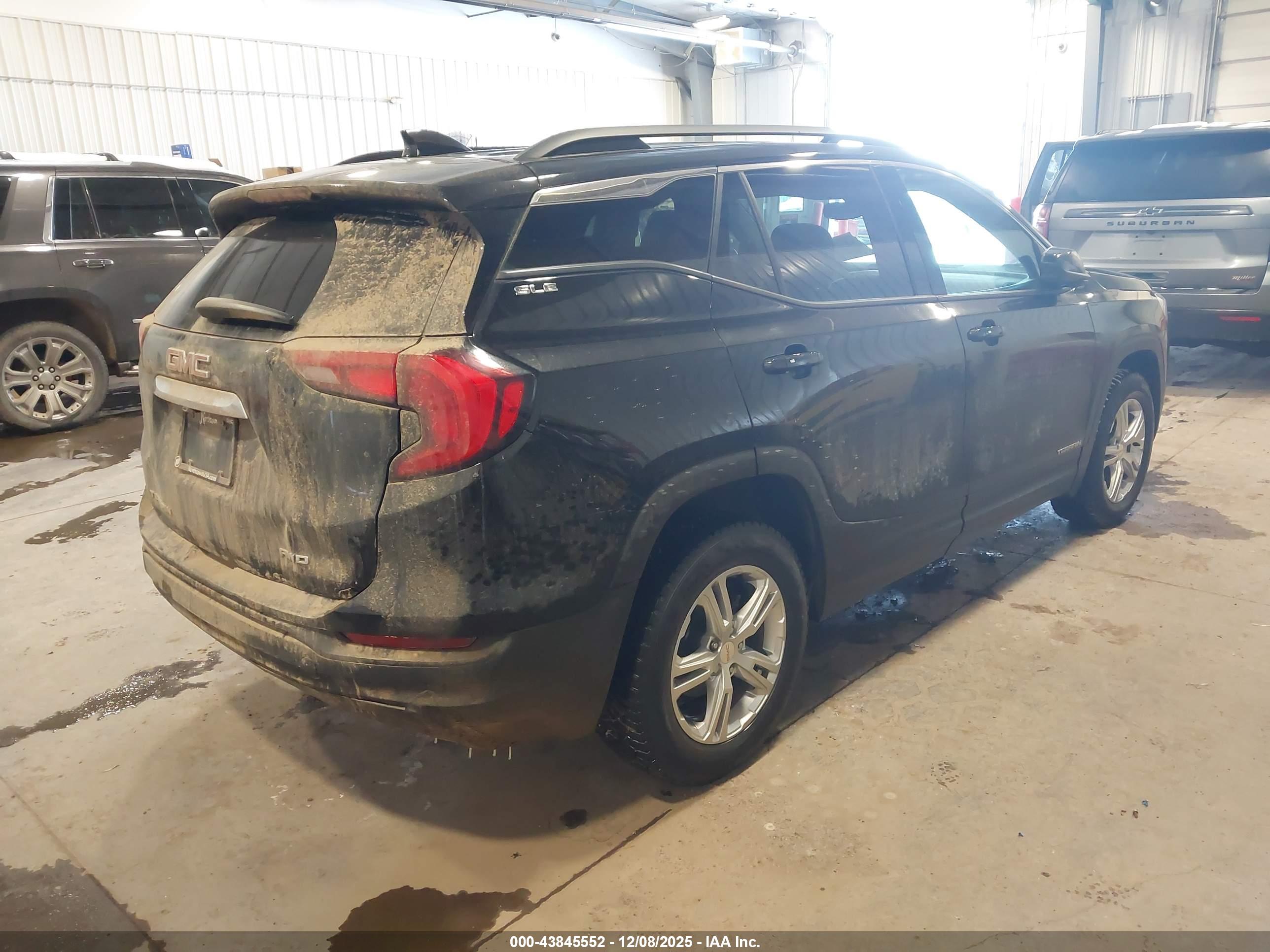 GMC TERRAIN image 4