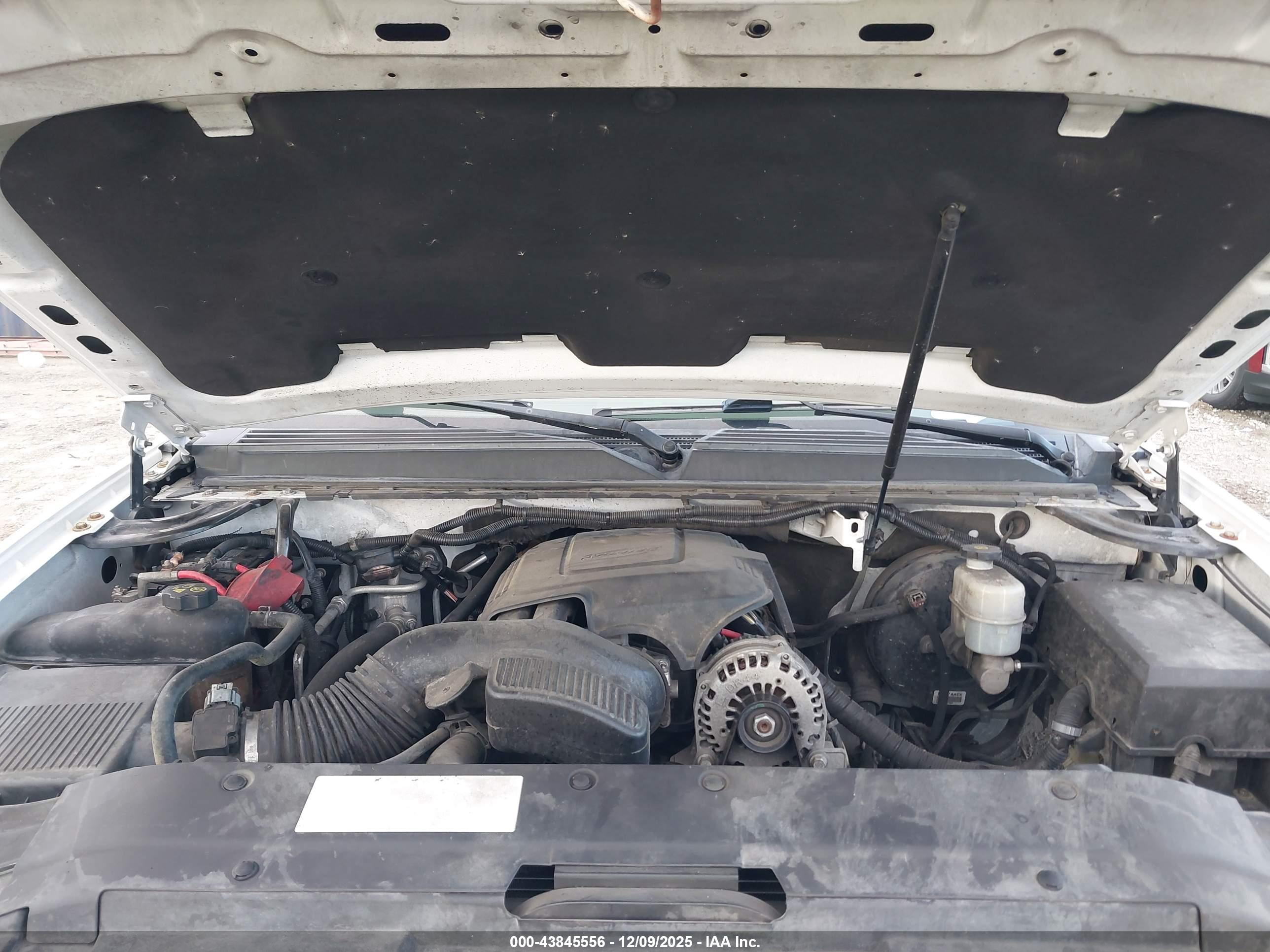 CHEVROLET TAHOE image 10