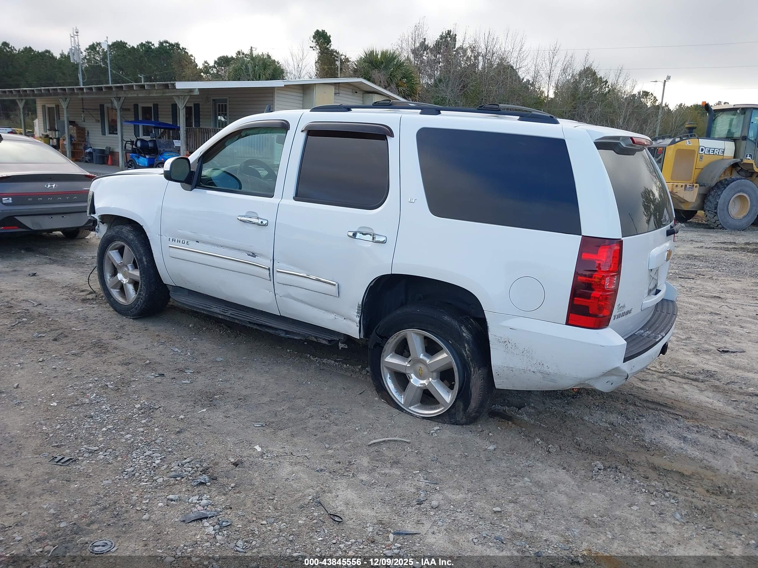 CHEVROLET TAHOE image 3