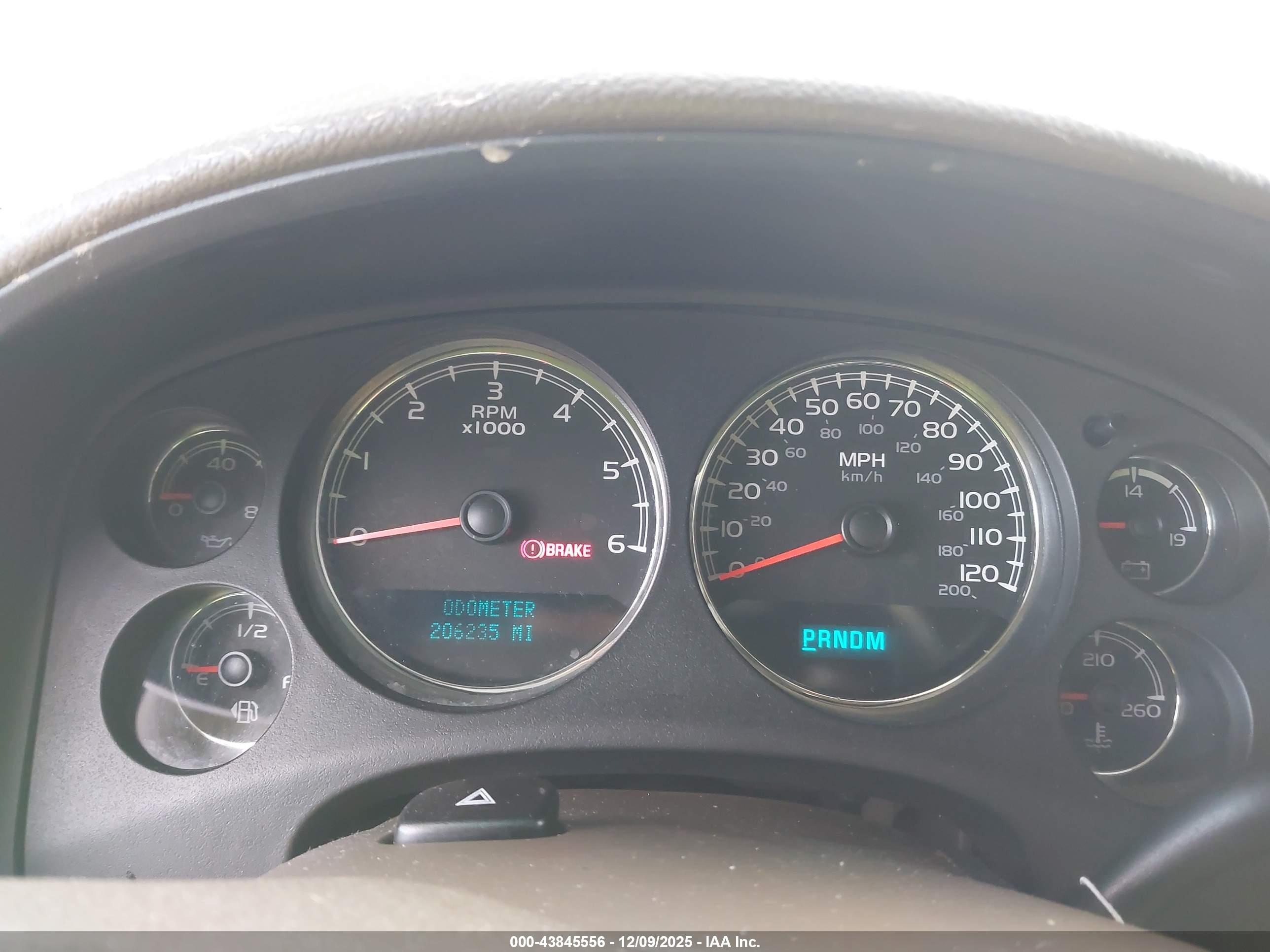 CHEVROLET TAHOE image 7