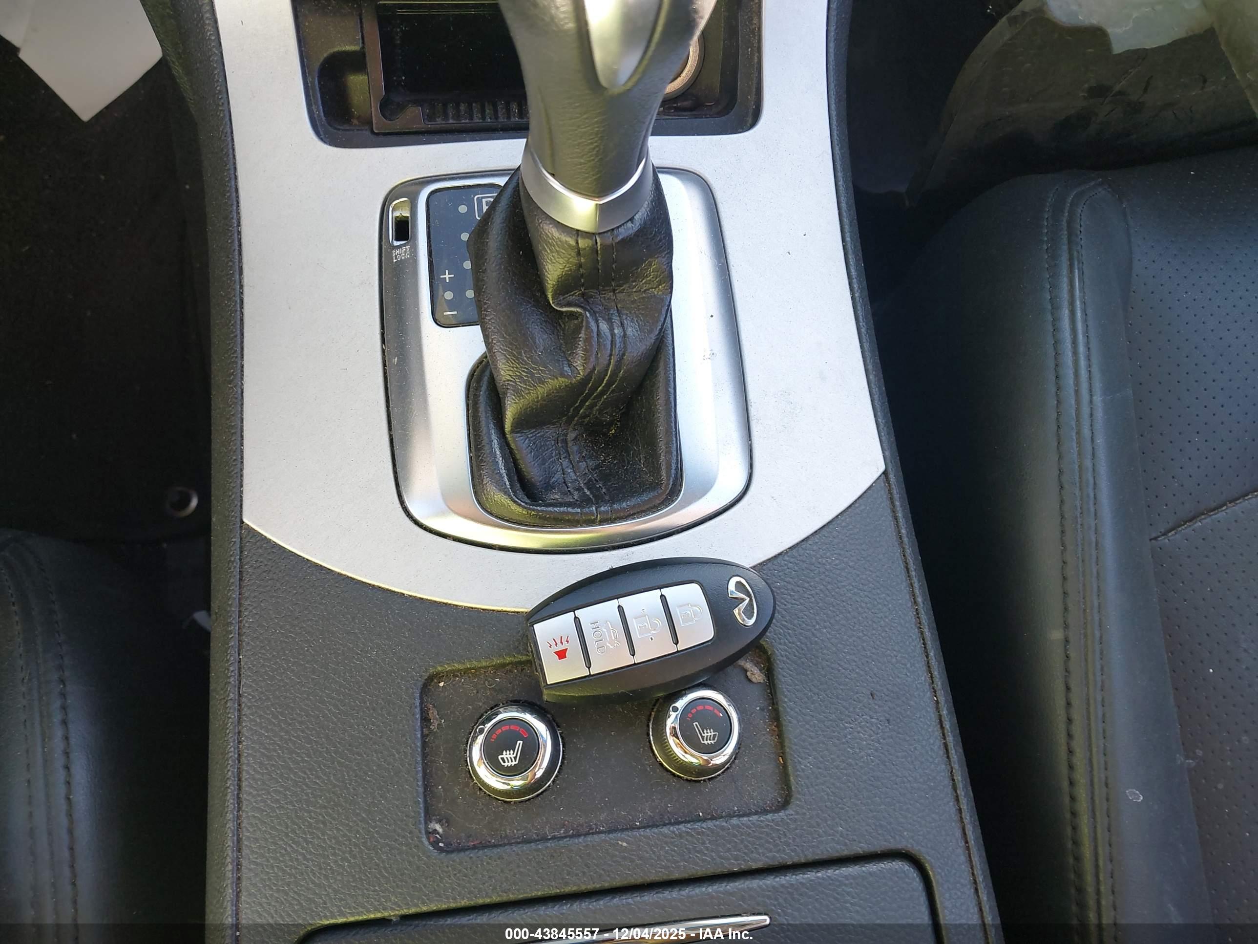 INFINITI G37 image 11