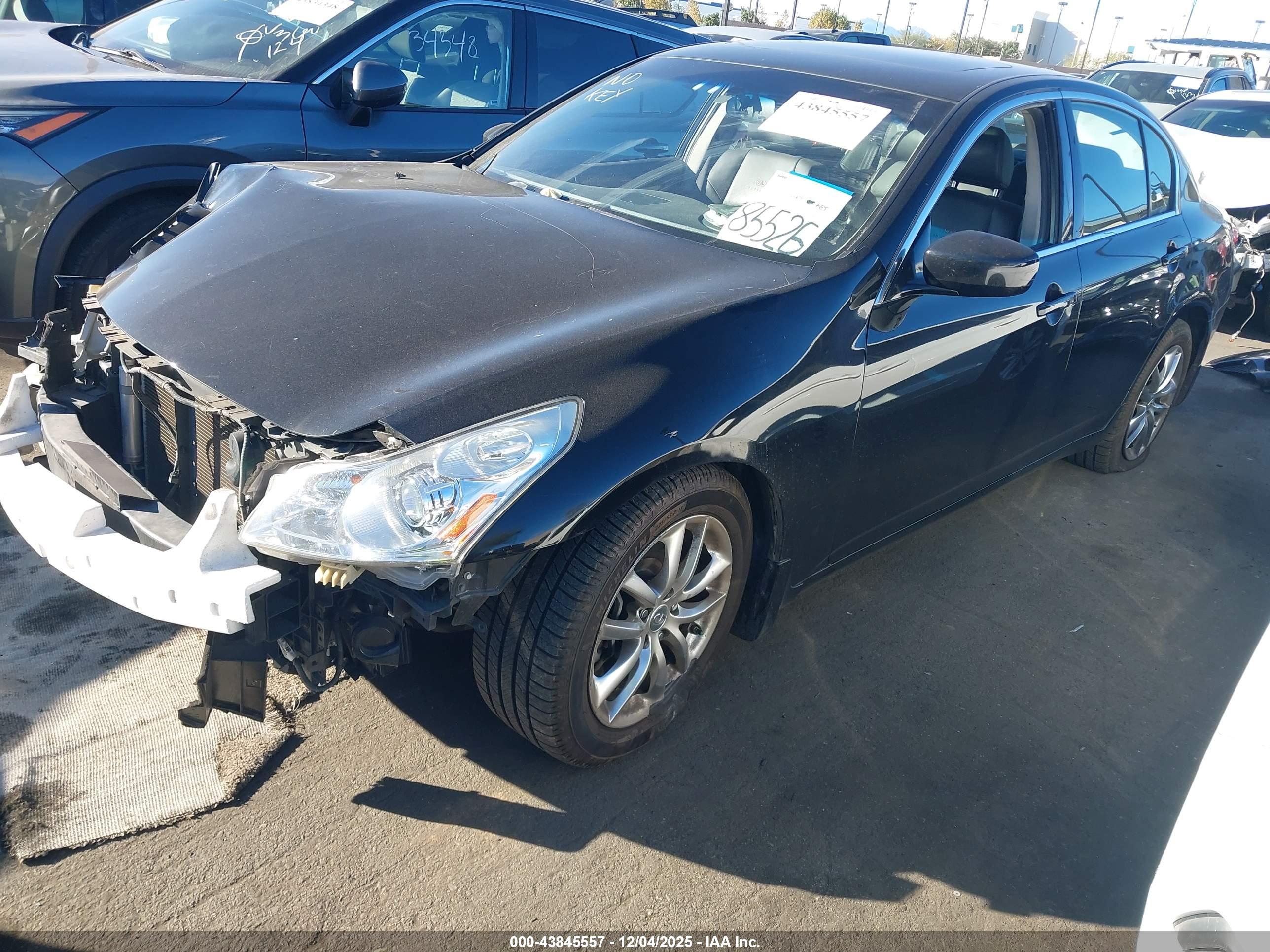 INFINITI G37 image 2