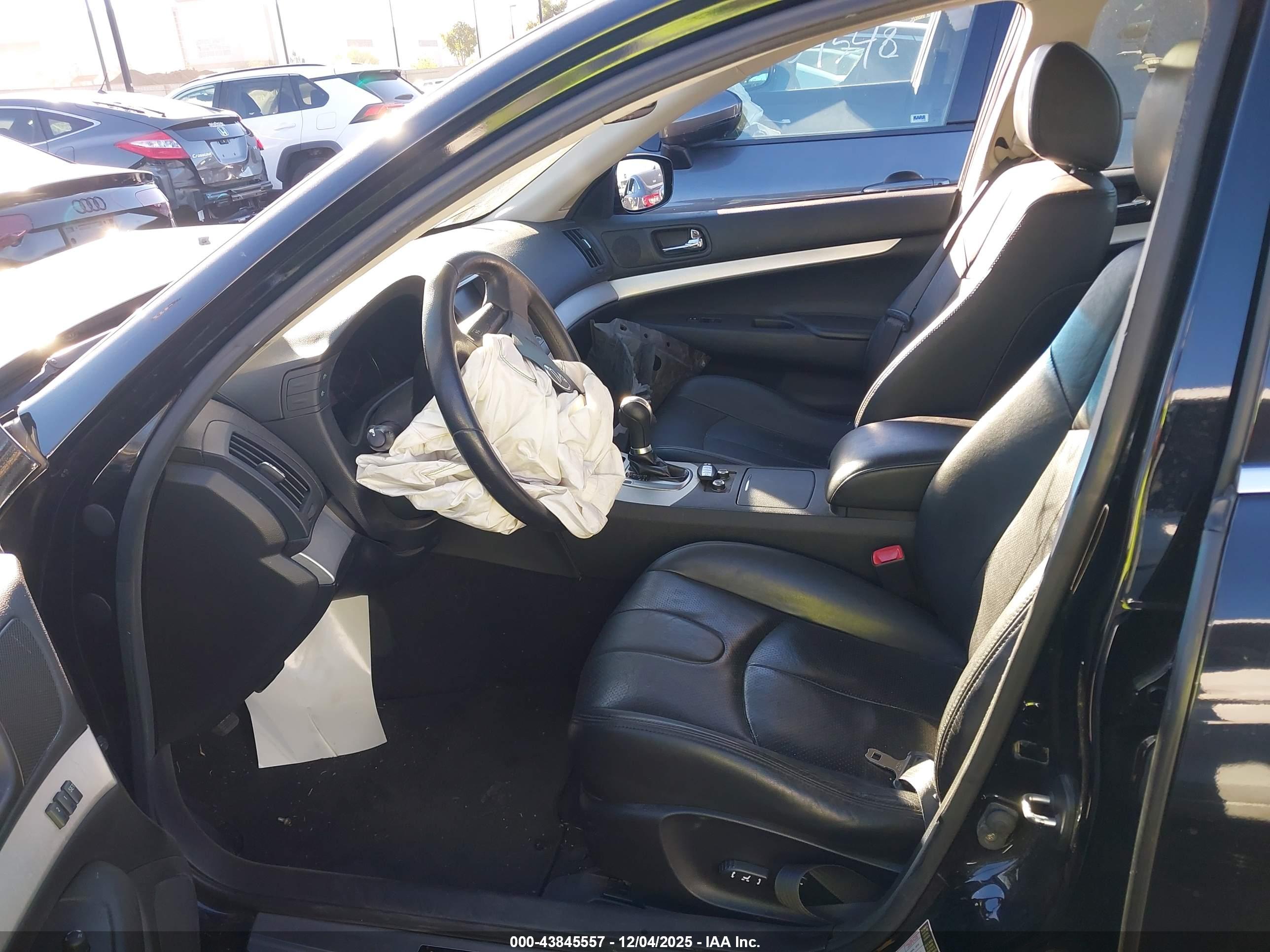 INFINITI G37 image 5