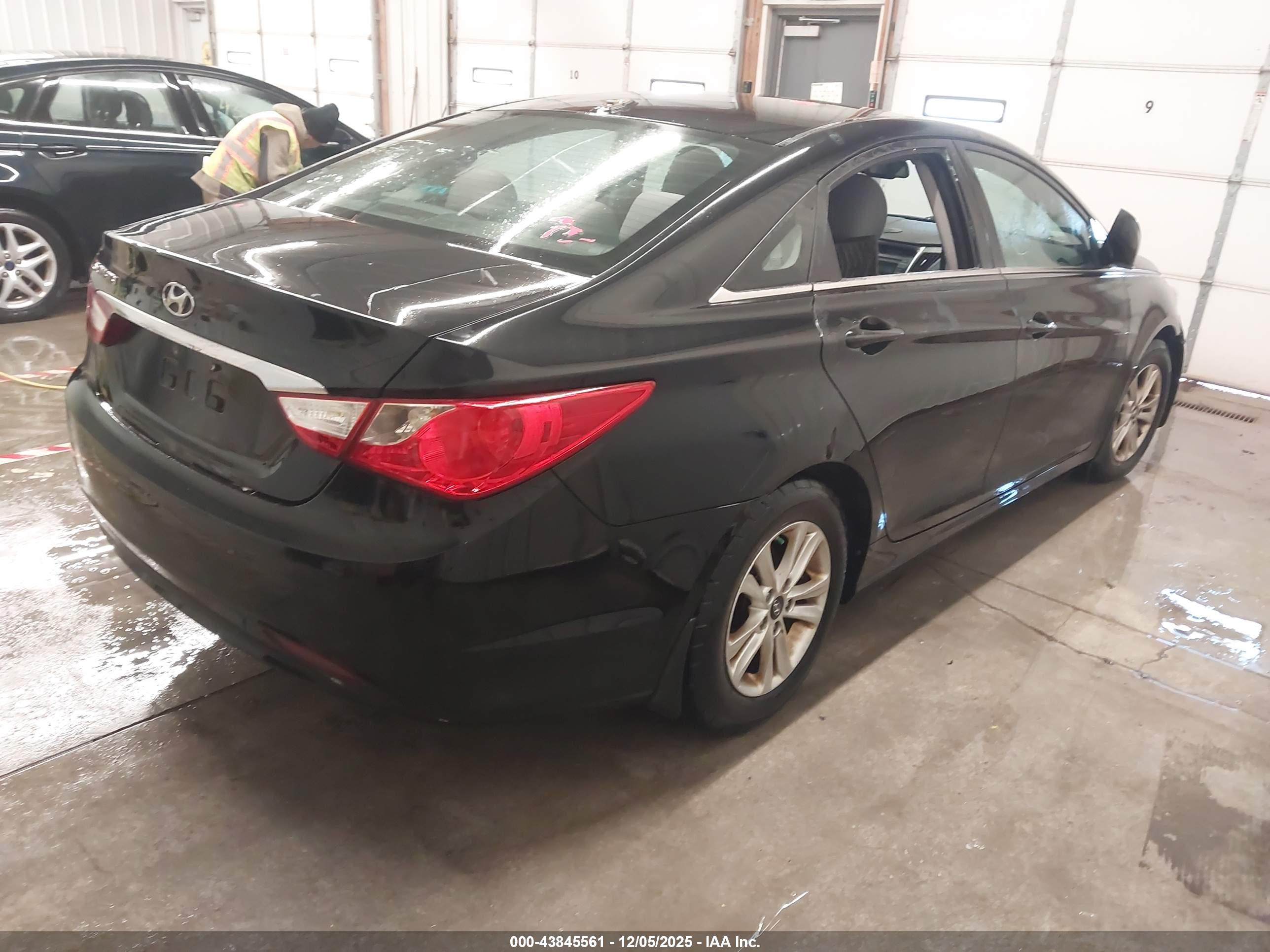 HYUNDAI SONATA image 4