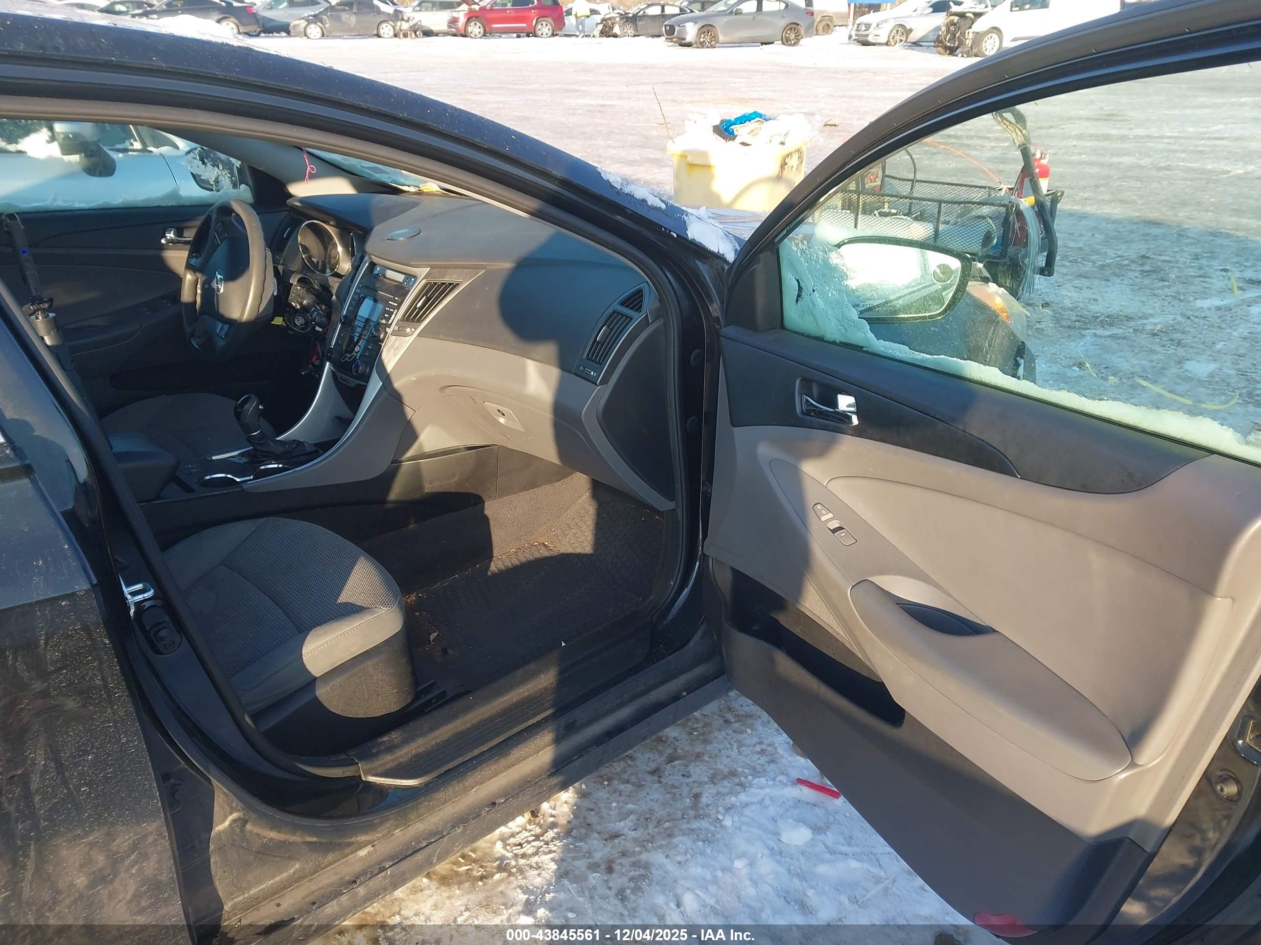 HYUNDAI SONATA image 5