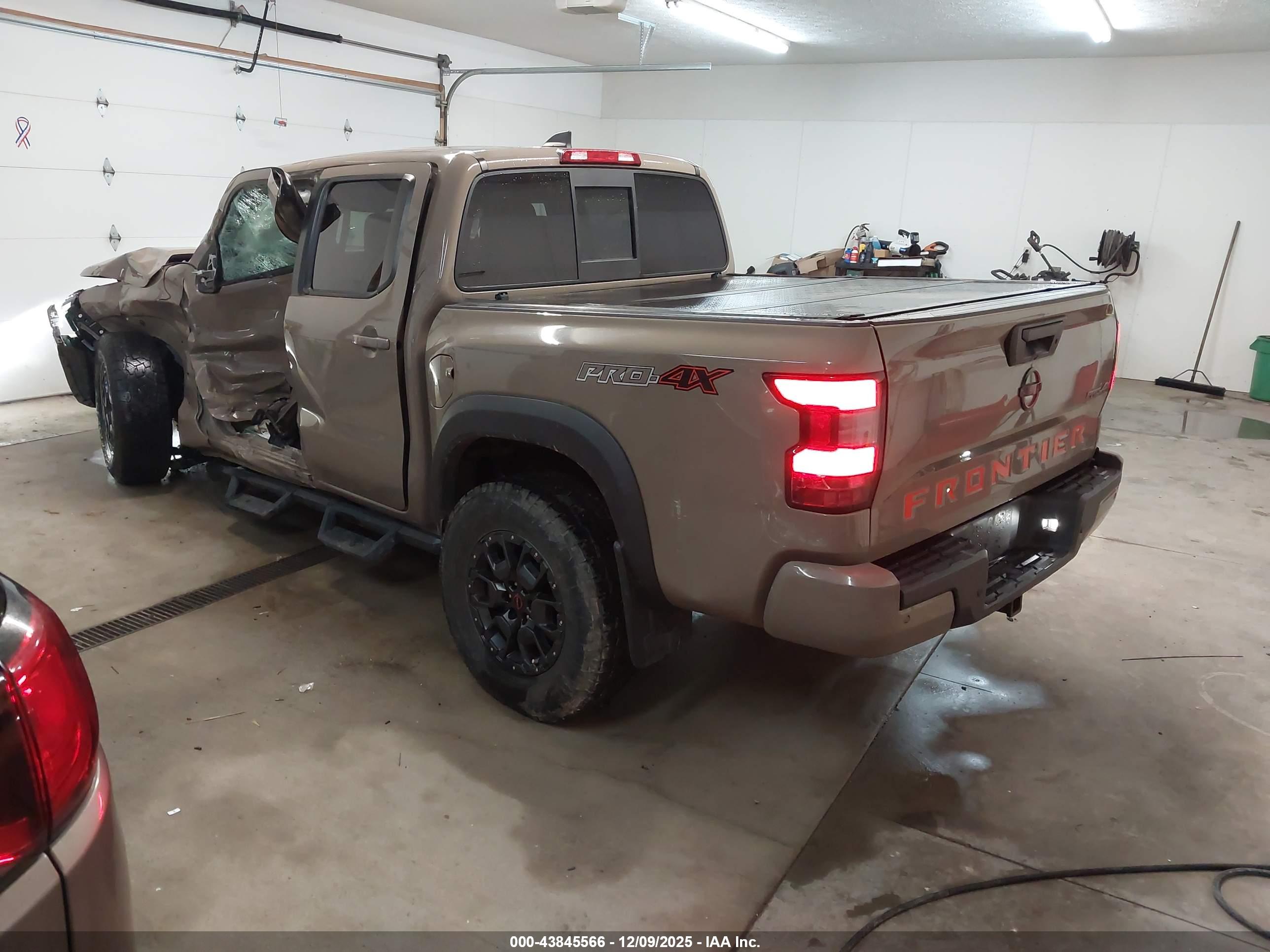 NISSAN FRONTIER image 3