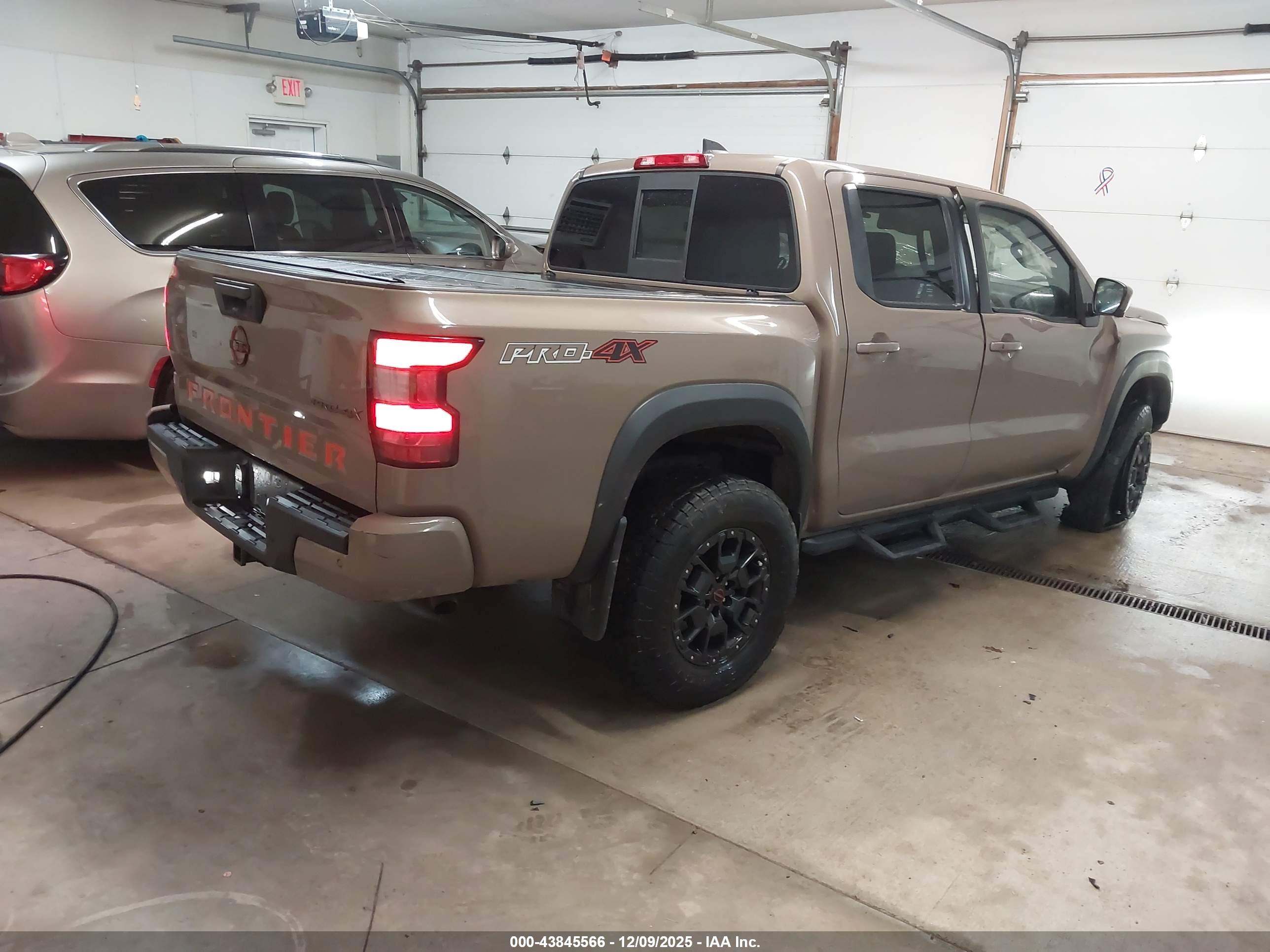 NISSAN FRONTIER image 4