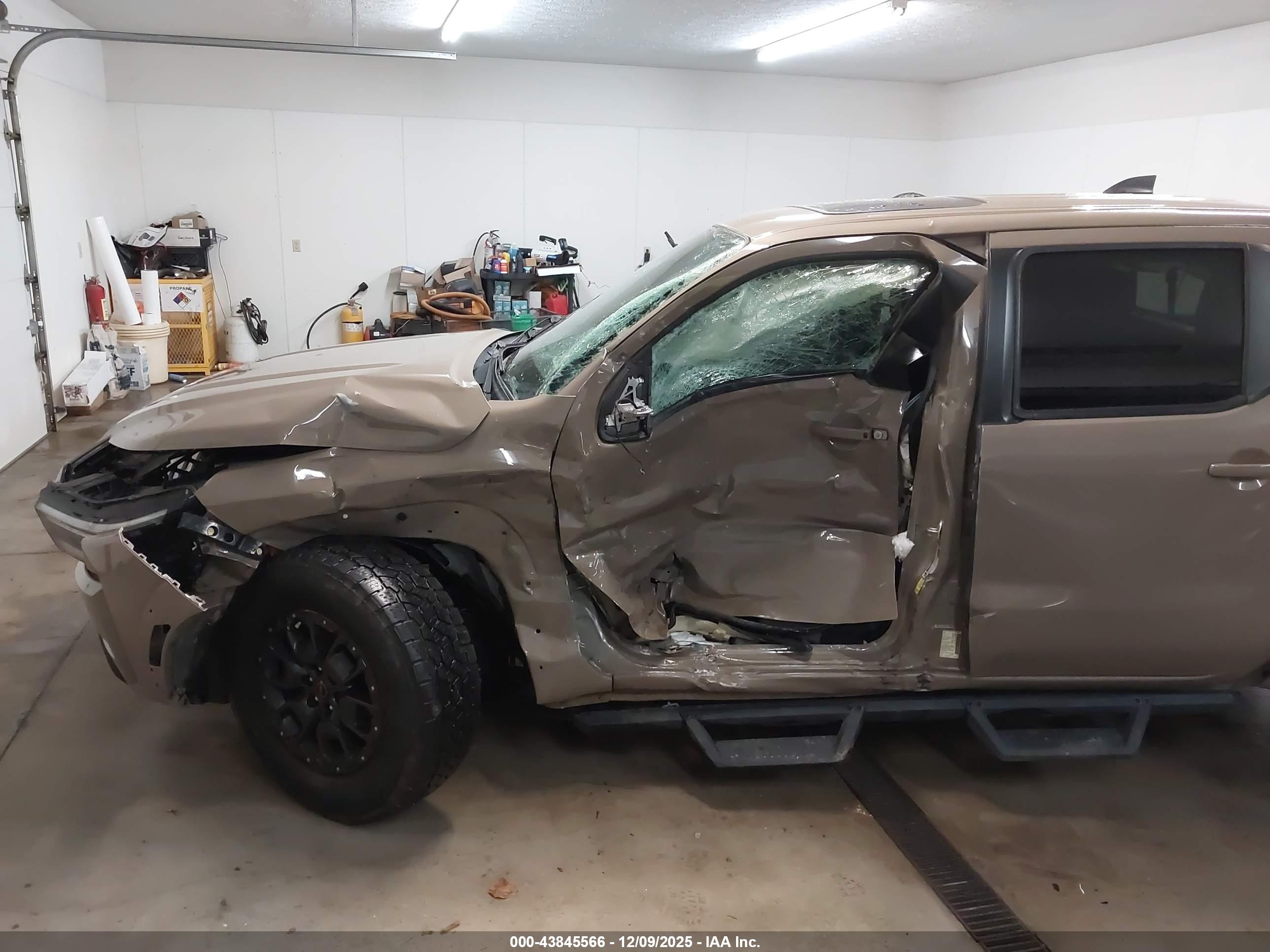 NISSAN FRONTIER image 6