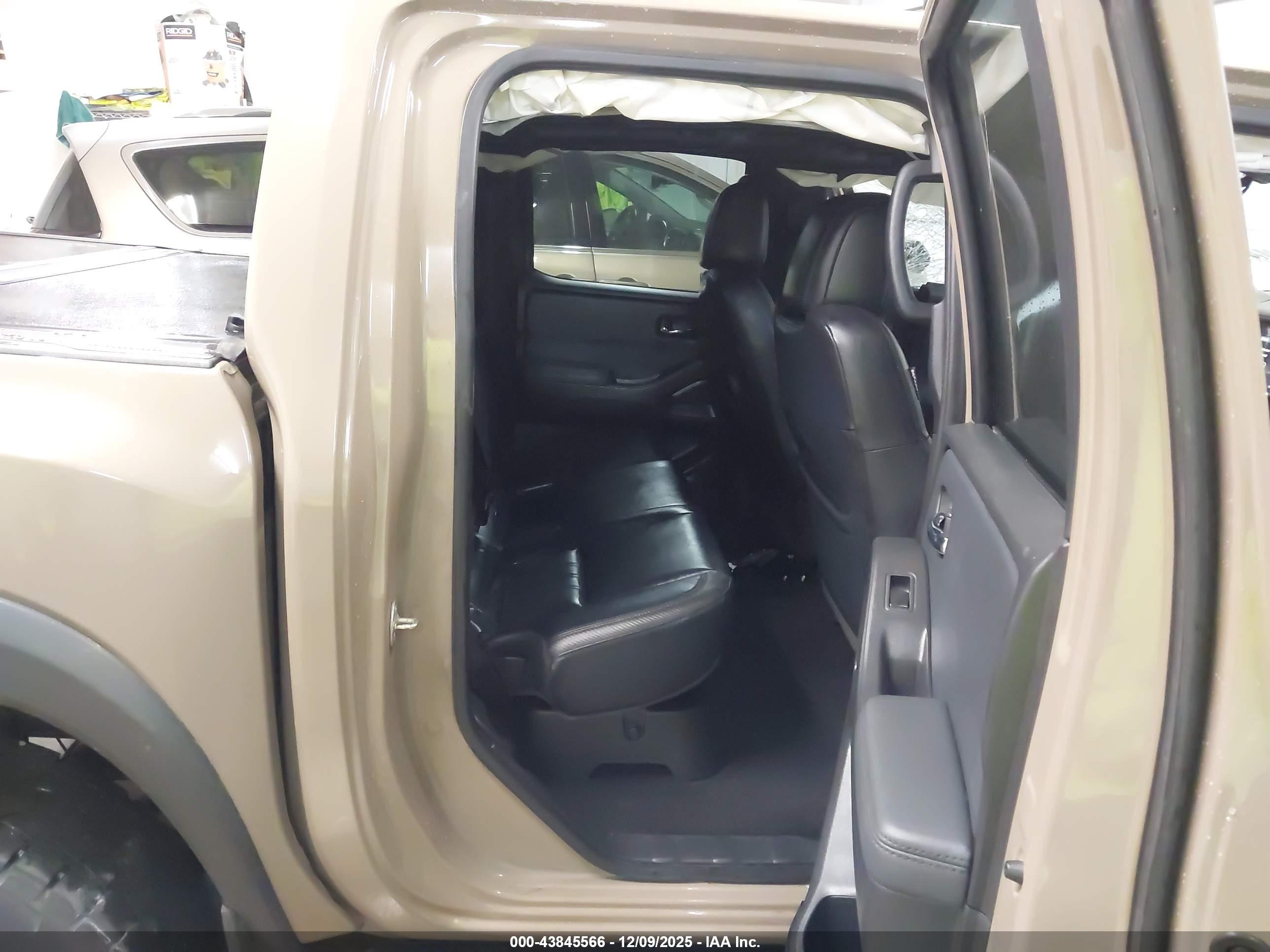 NISSAN FRONTIER image 8