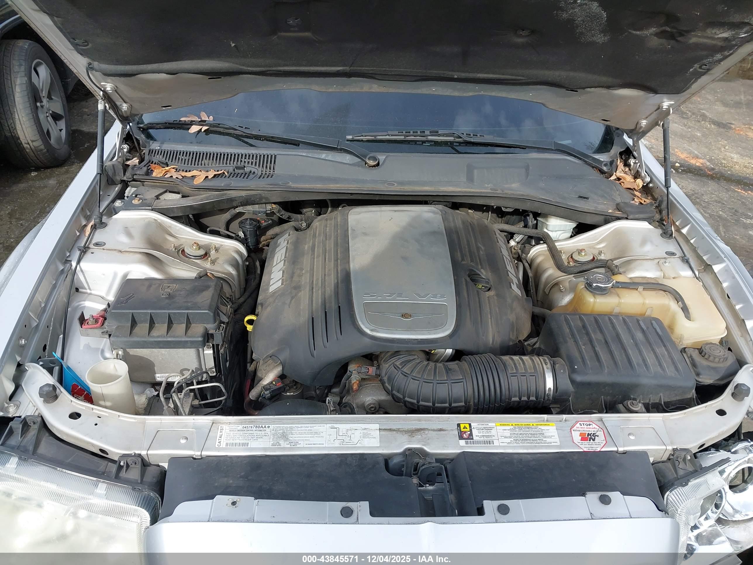 CHRYSLER 300C image 10