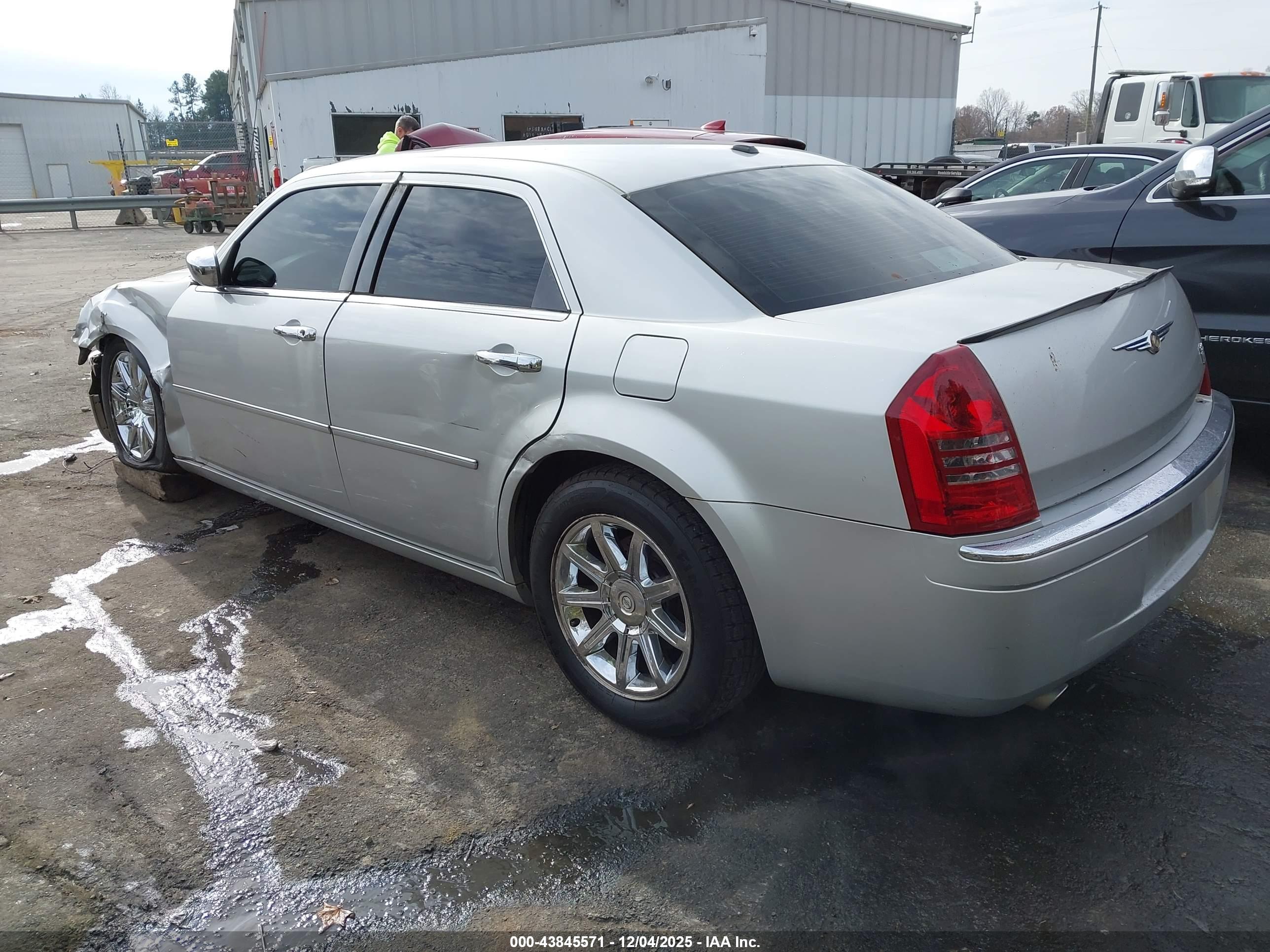 CHRYSLER 300C image 3