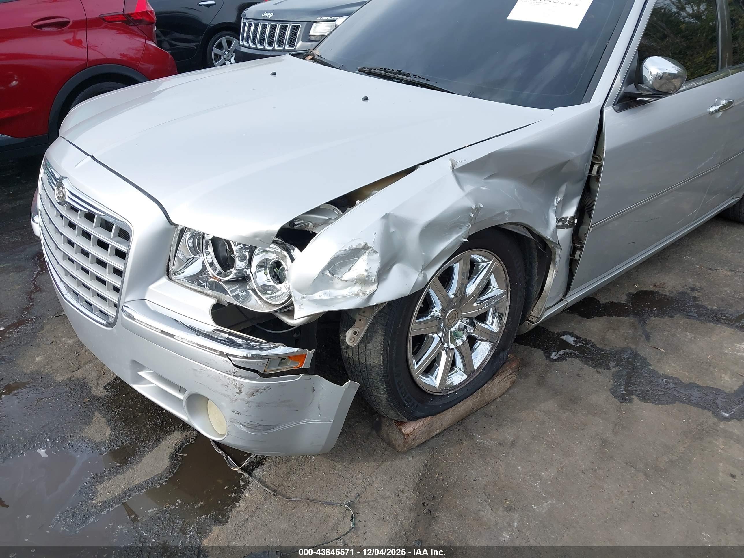 CHRYSLER 300C image 6
