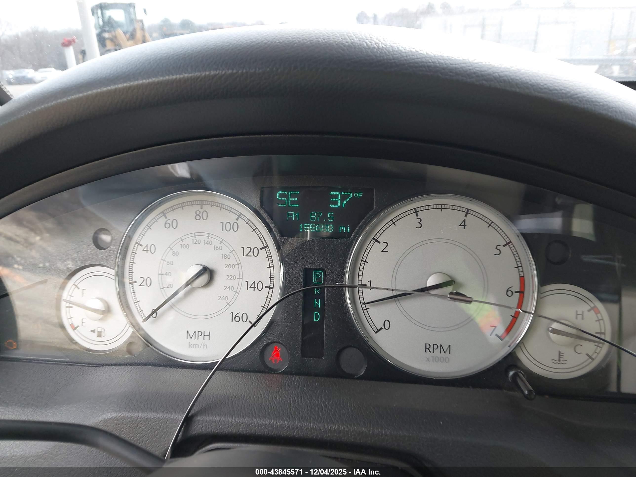 CHRYSLER 300C image 7