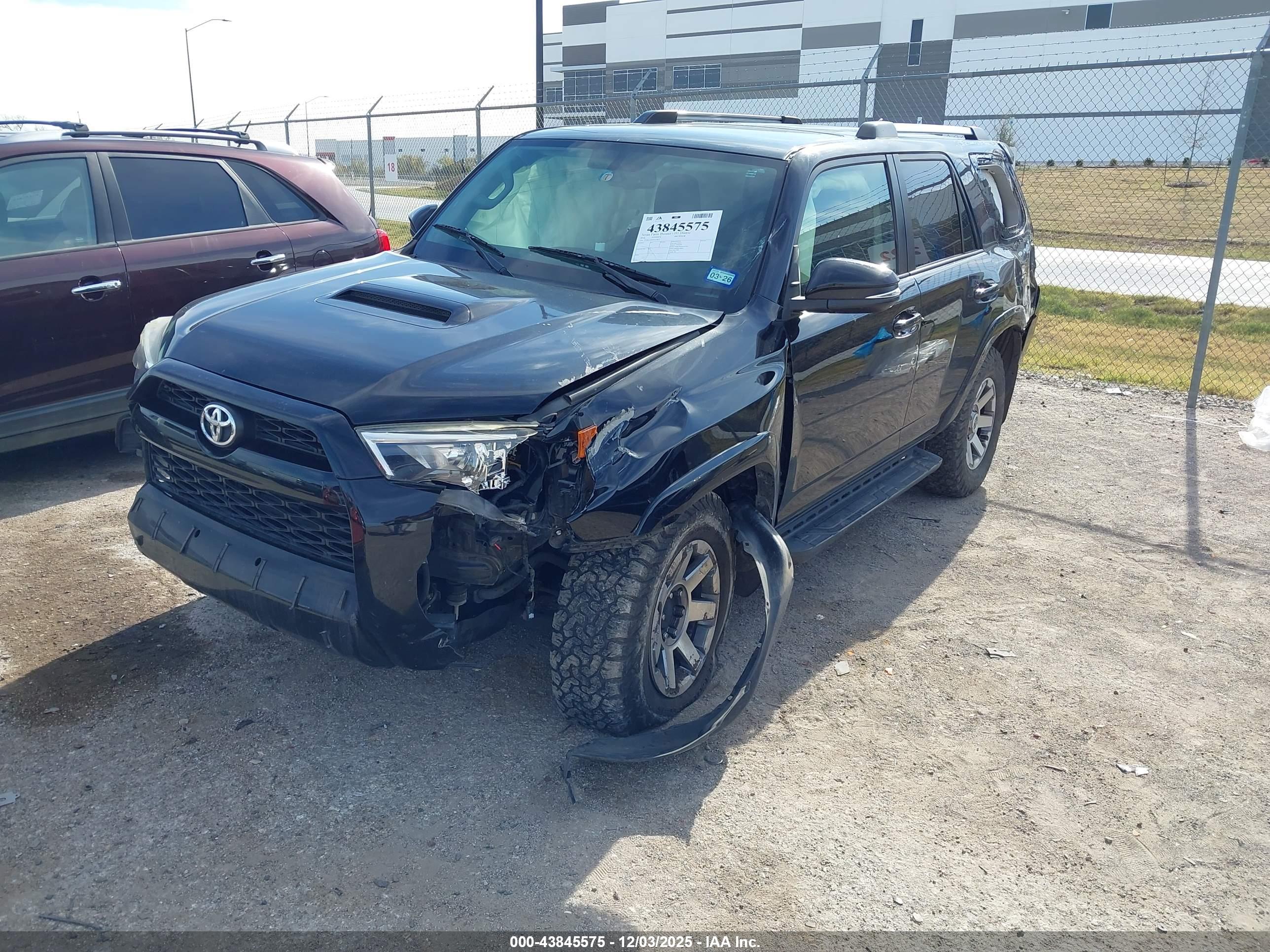 TOYOTA 4RUNNER image 2