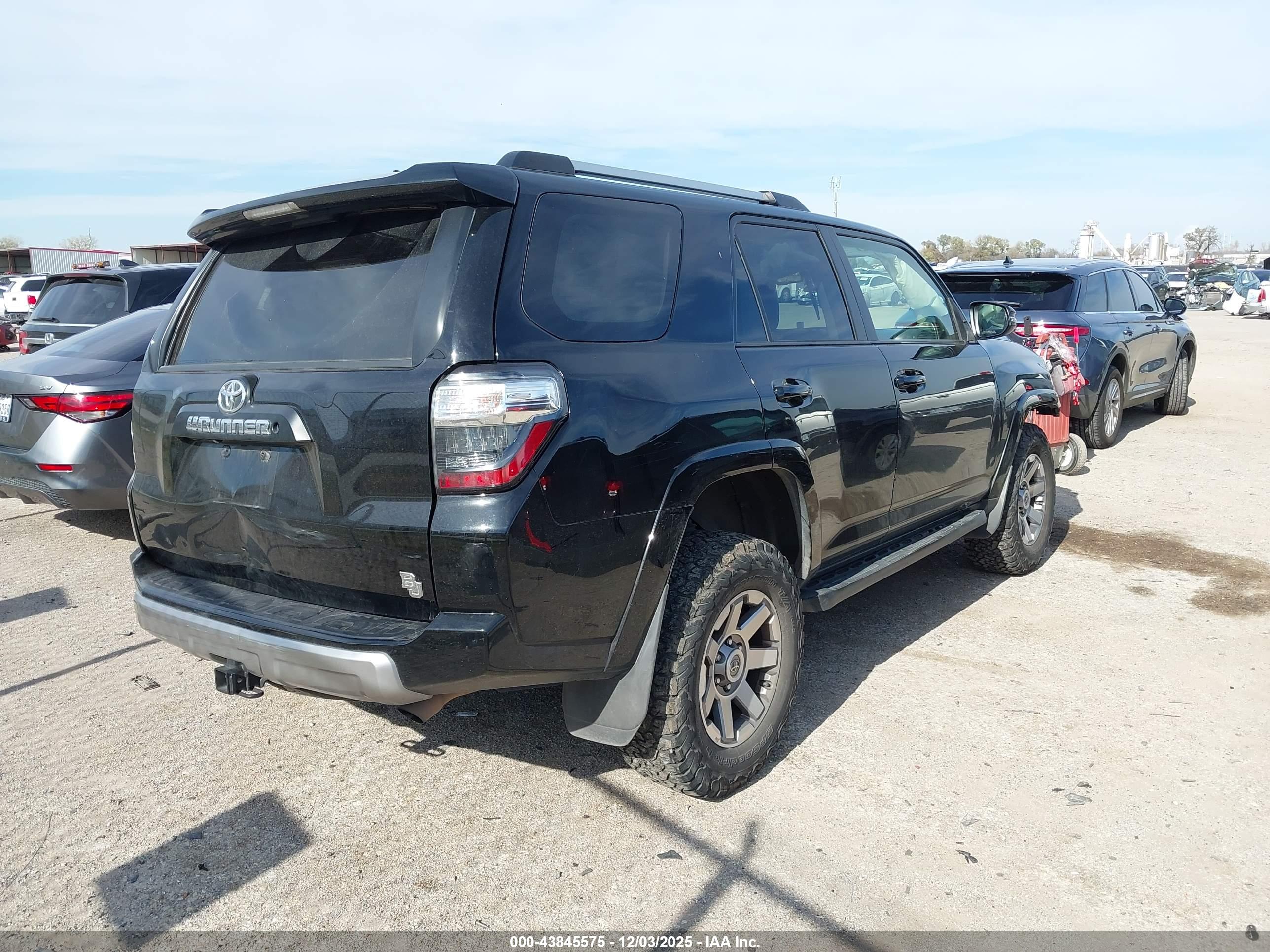 TOYOTA 4RUNNER image 4