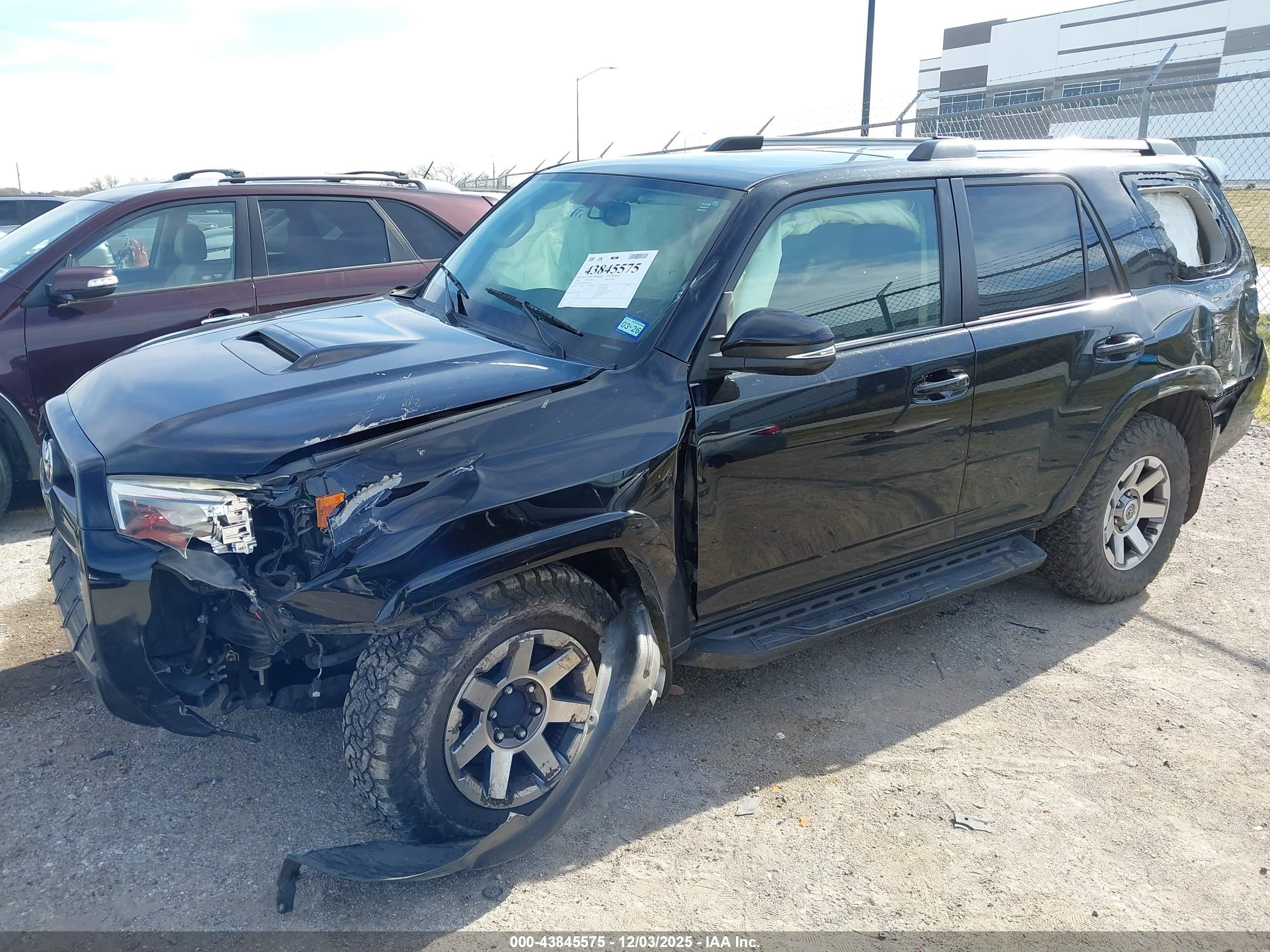 TOYOTA 4RUNNER image 6