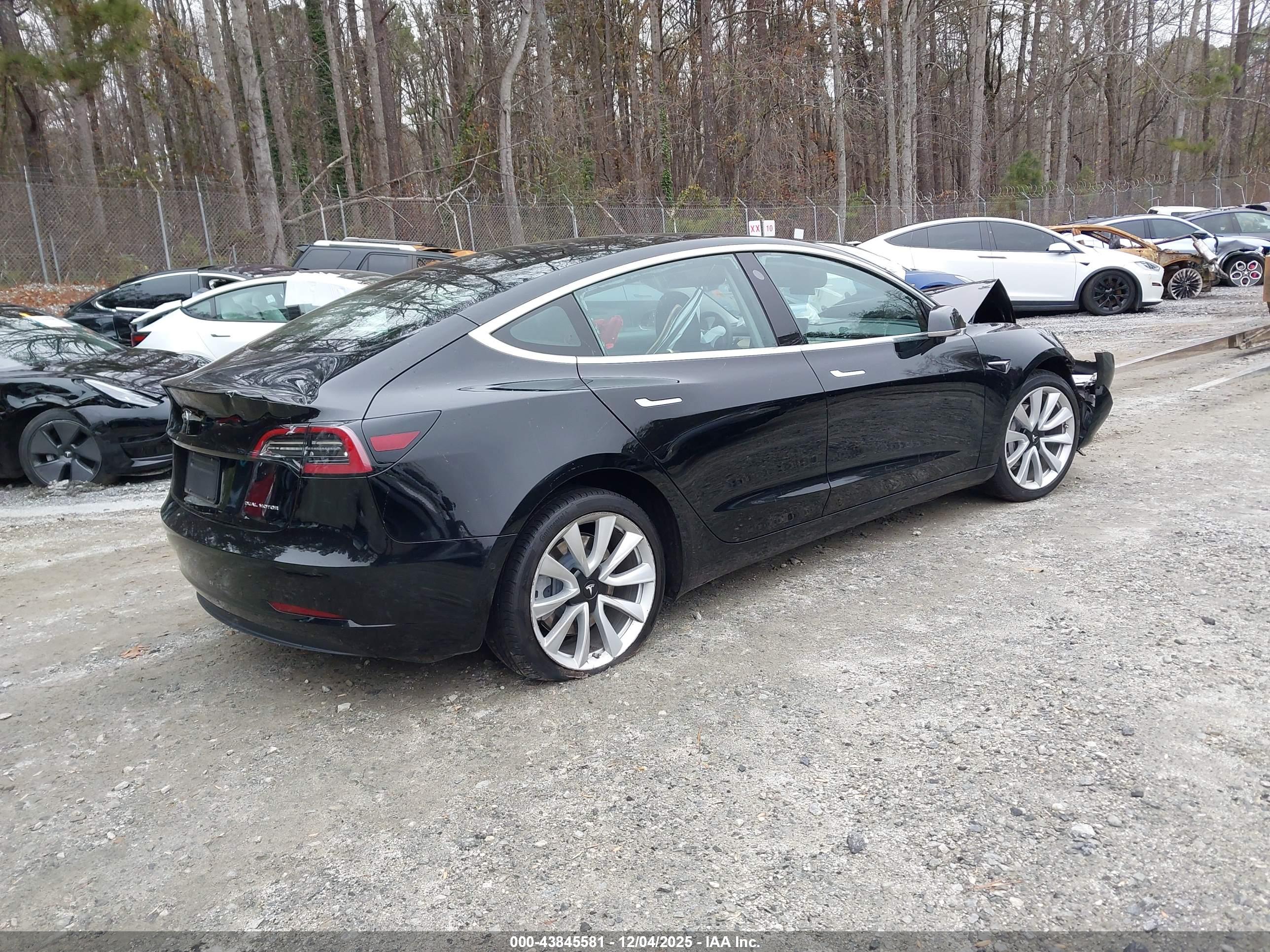 TESLA MODEL image 4