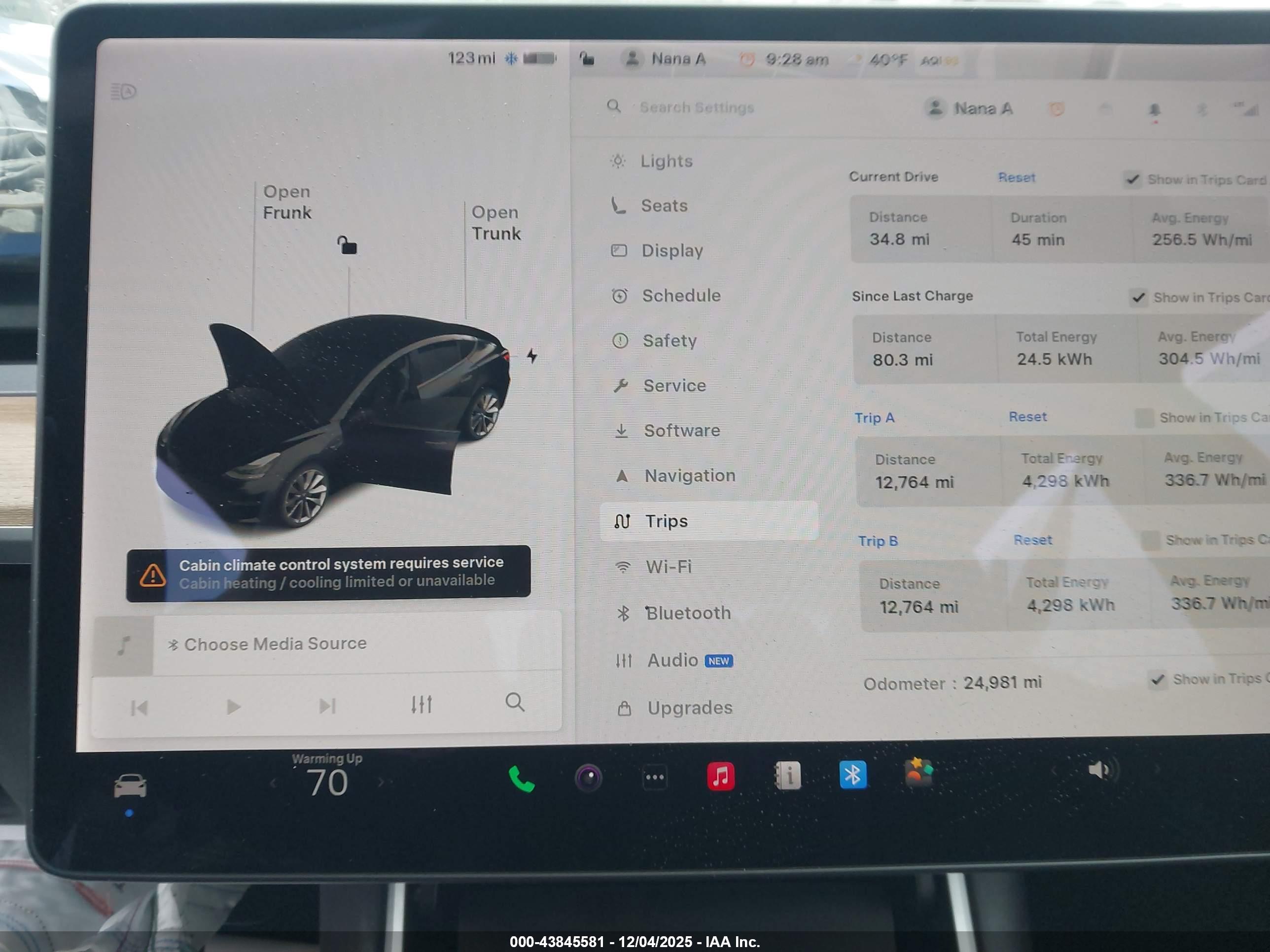 TESLA MODEL image 7