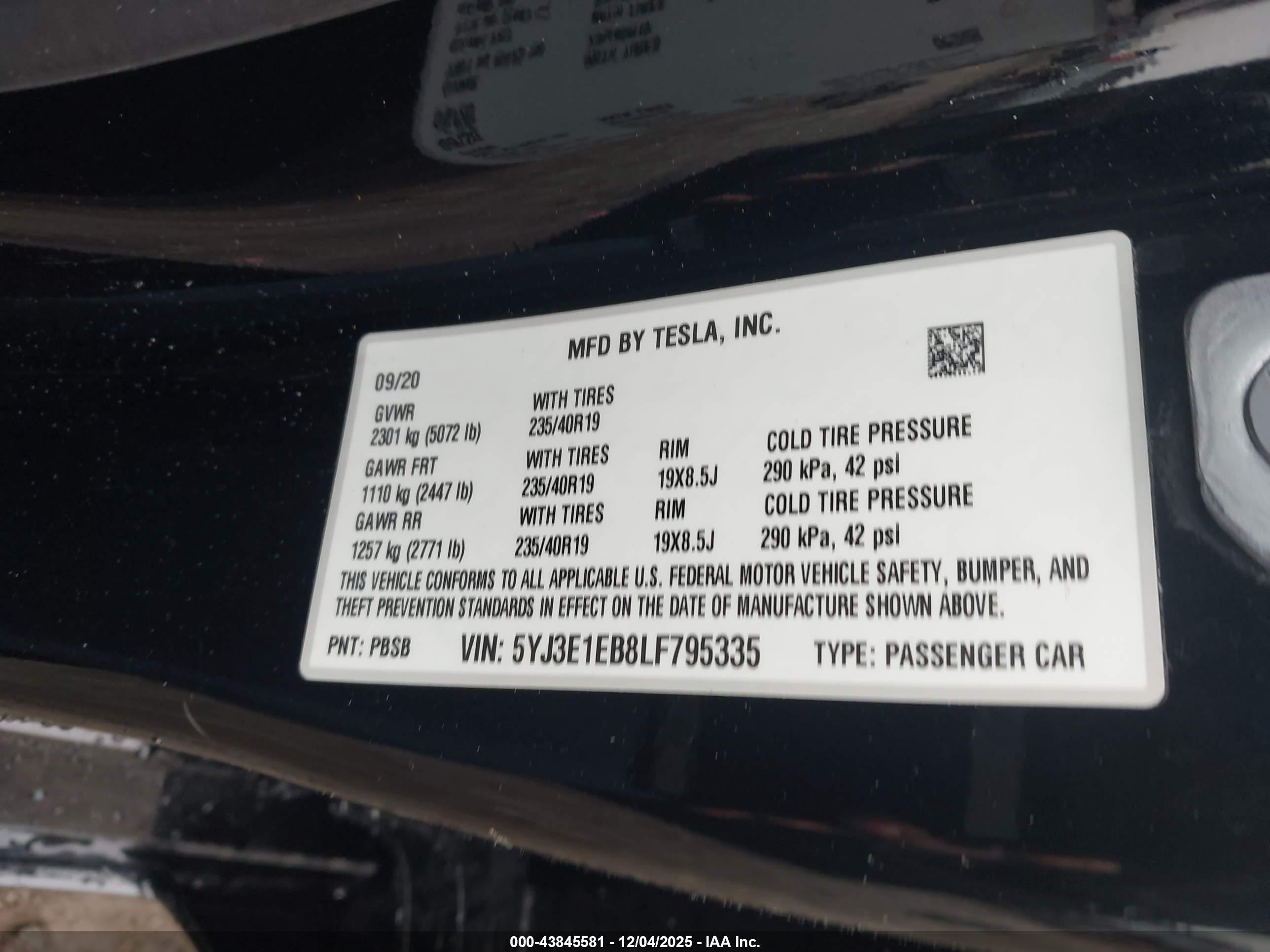 TESLA MODEL image 9