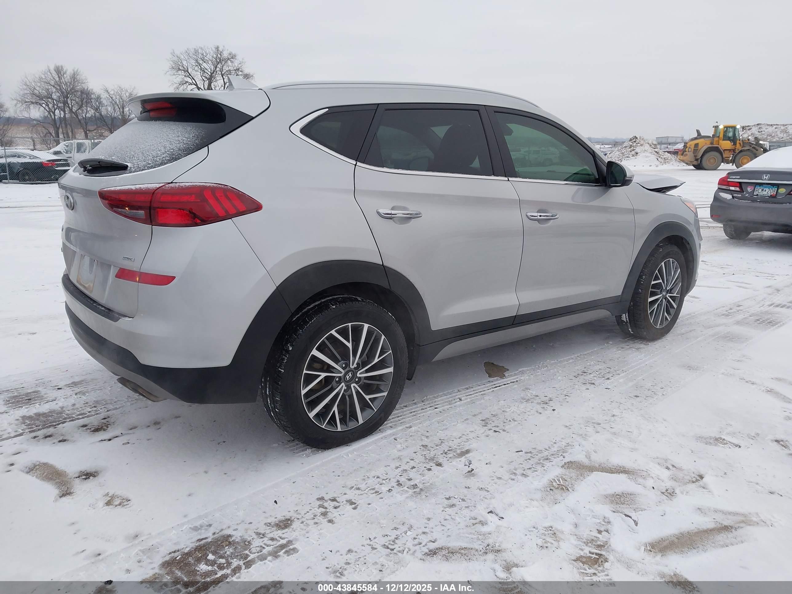 HYUNDAI TUCSON image 4