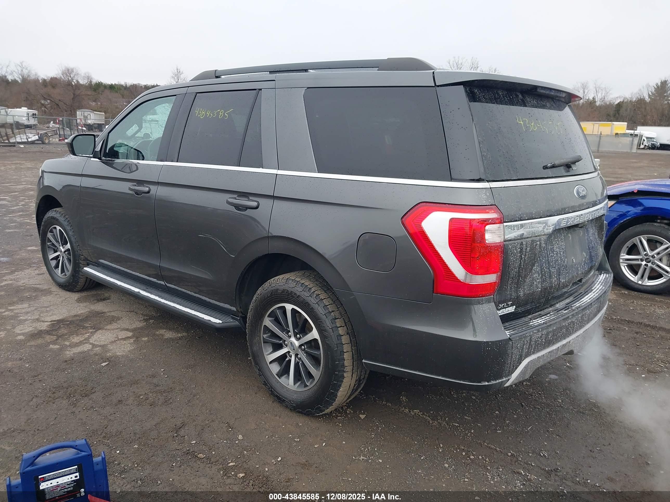 FORD EXPEDITION image 3