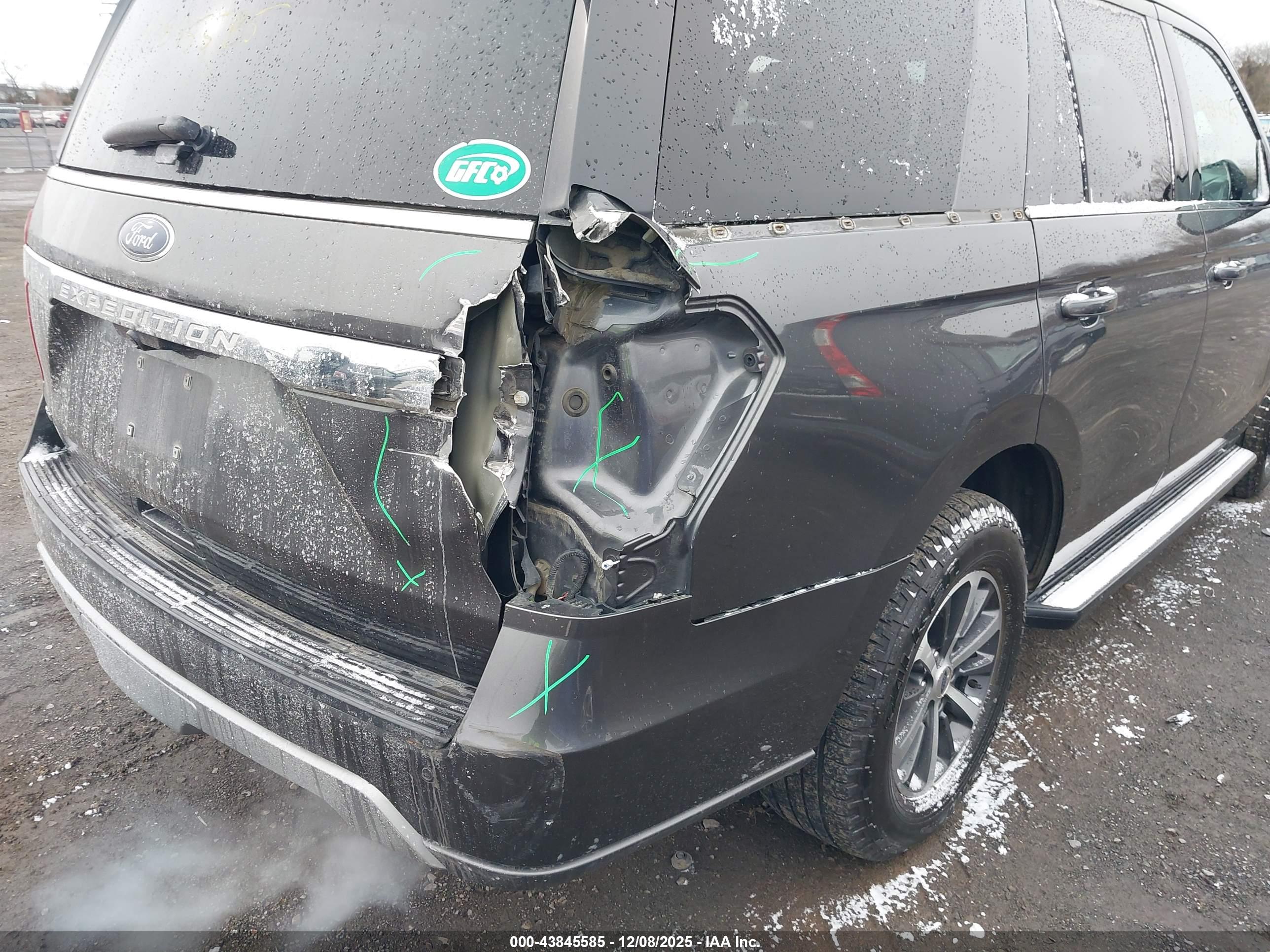 FORD EXPEDITION image 6