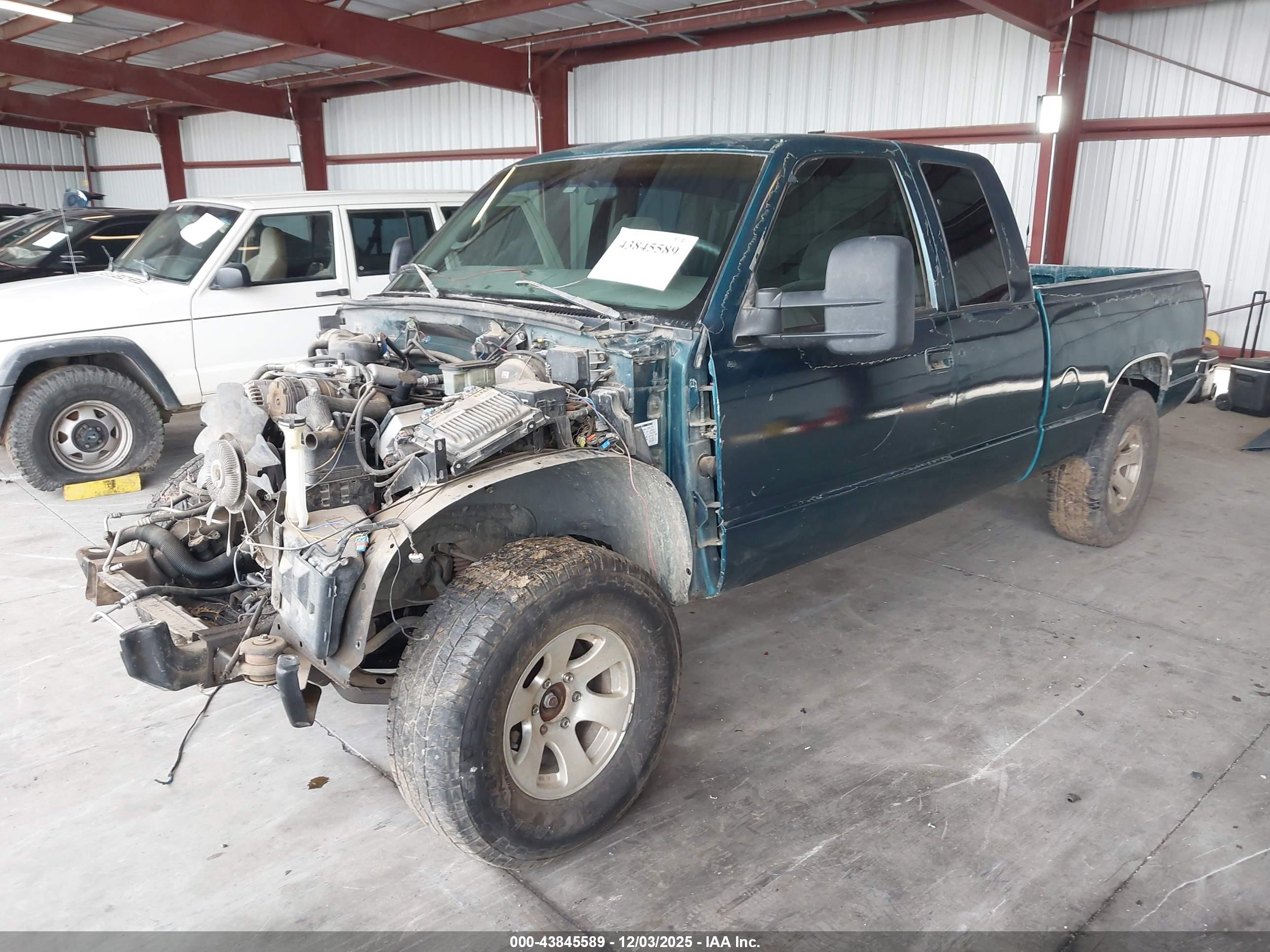 GMC SIERRA image 2