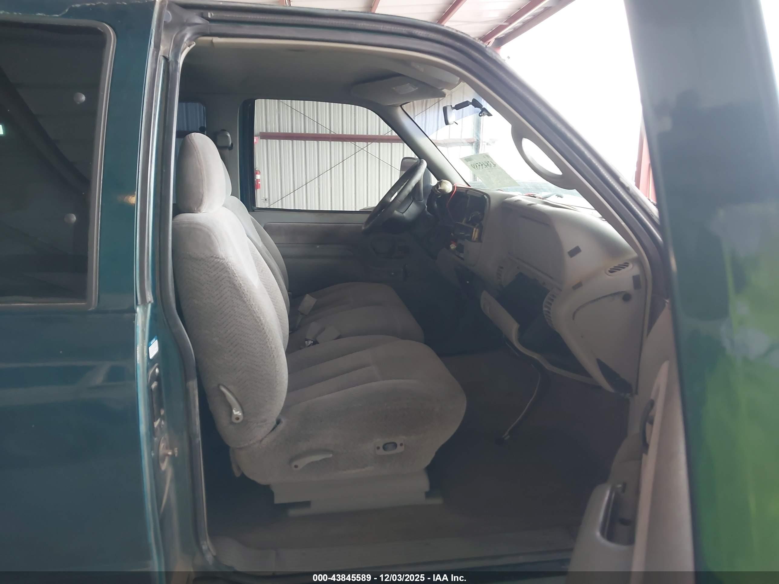 GMC SIERRA image 5