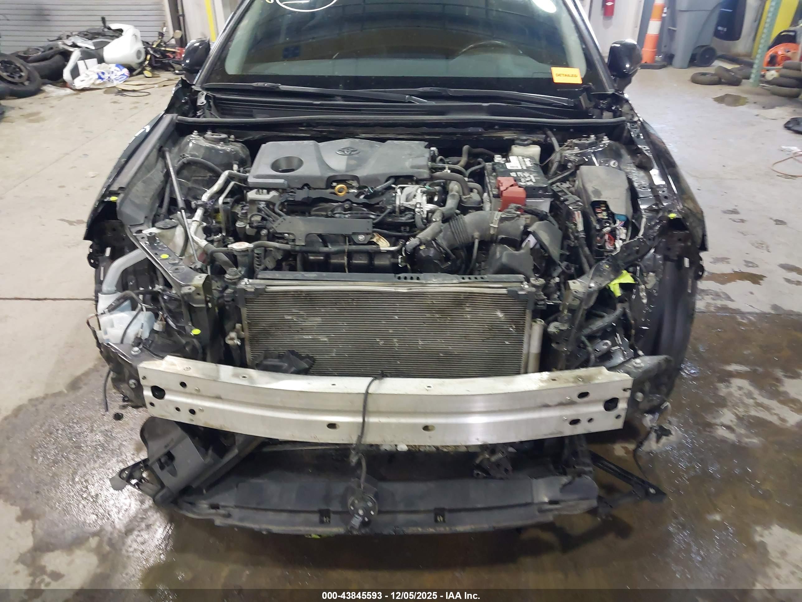 TOYOTA CAMRY image 6