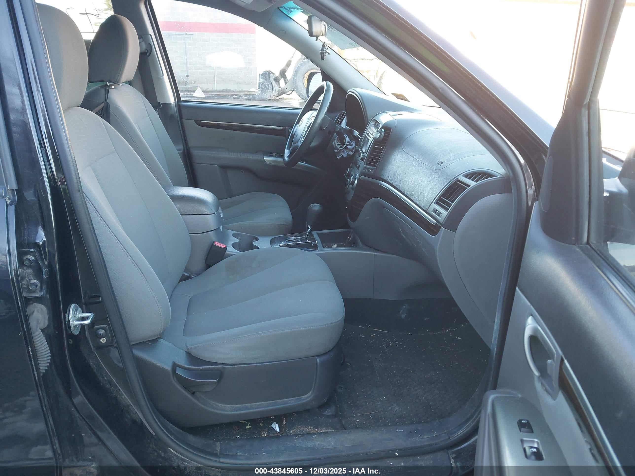 HYUNDAI SANTA image 5
