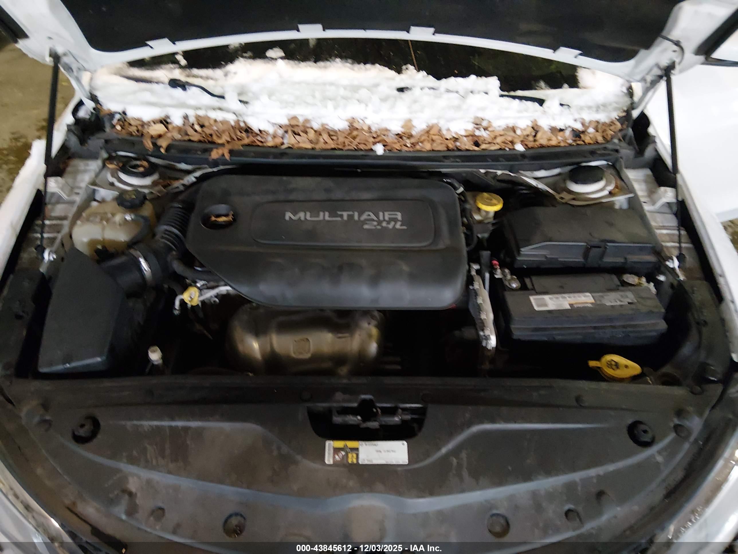 CHRYSLER 200 image 10