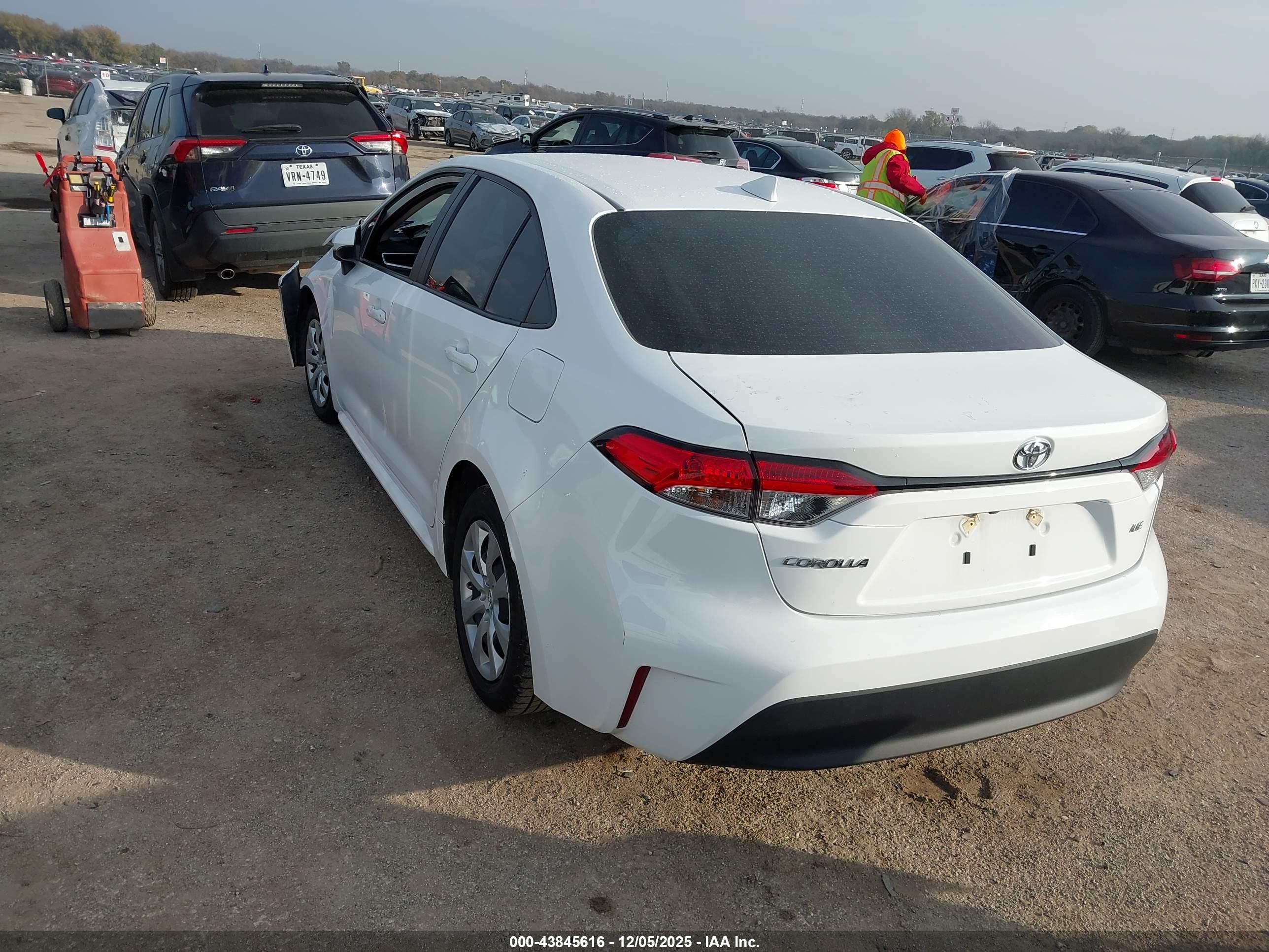 TOYOTA COROLLA image 3